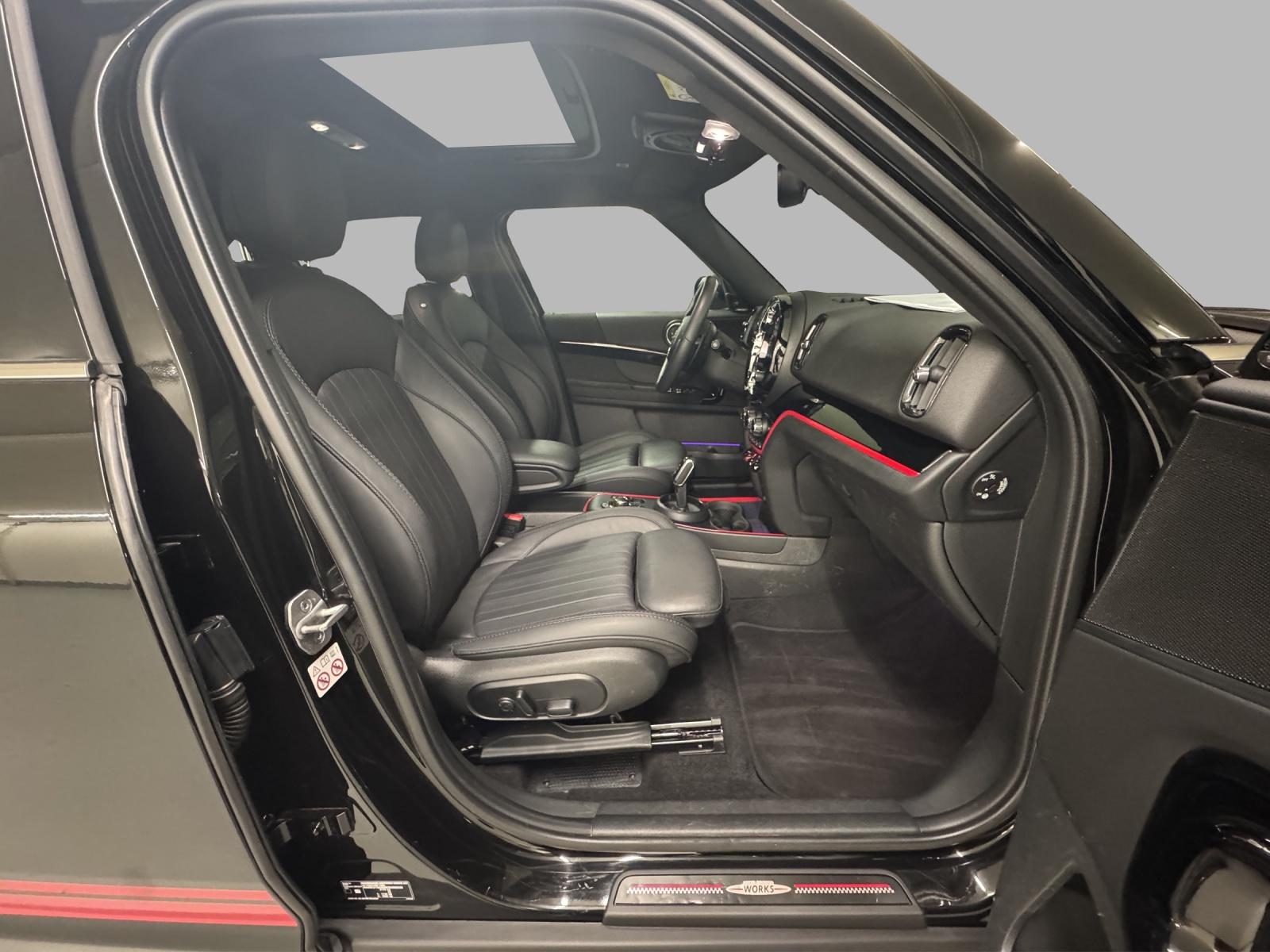MINI Countryman F60 2.0i John Cooper Works ALL4-image-14