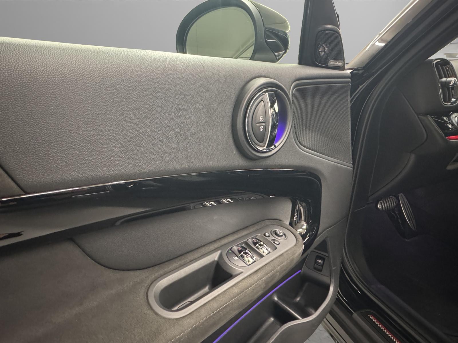 MINI Countryman F60 2.0i John Cooper Works ALL4-image-12