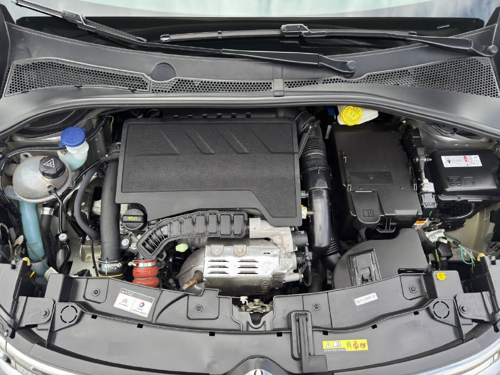 CITROEN C3 1.2 PureTech Shine-image-9