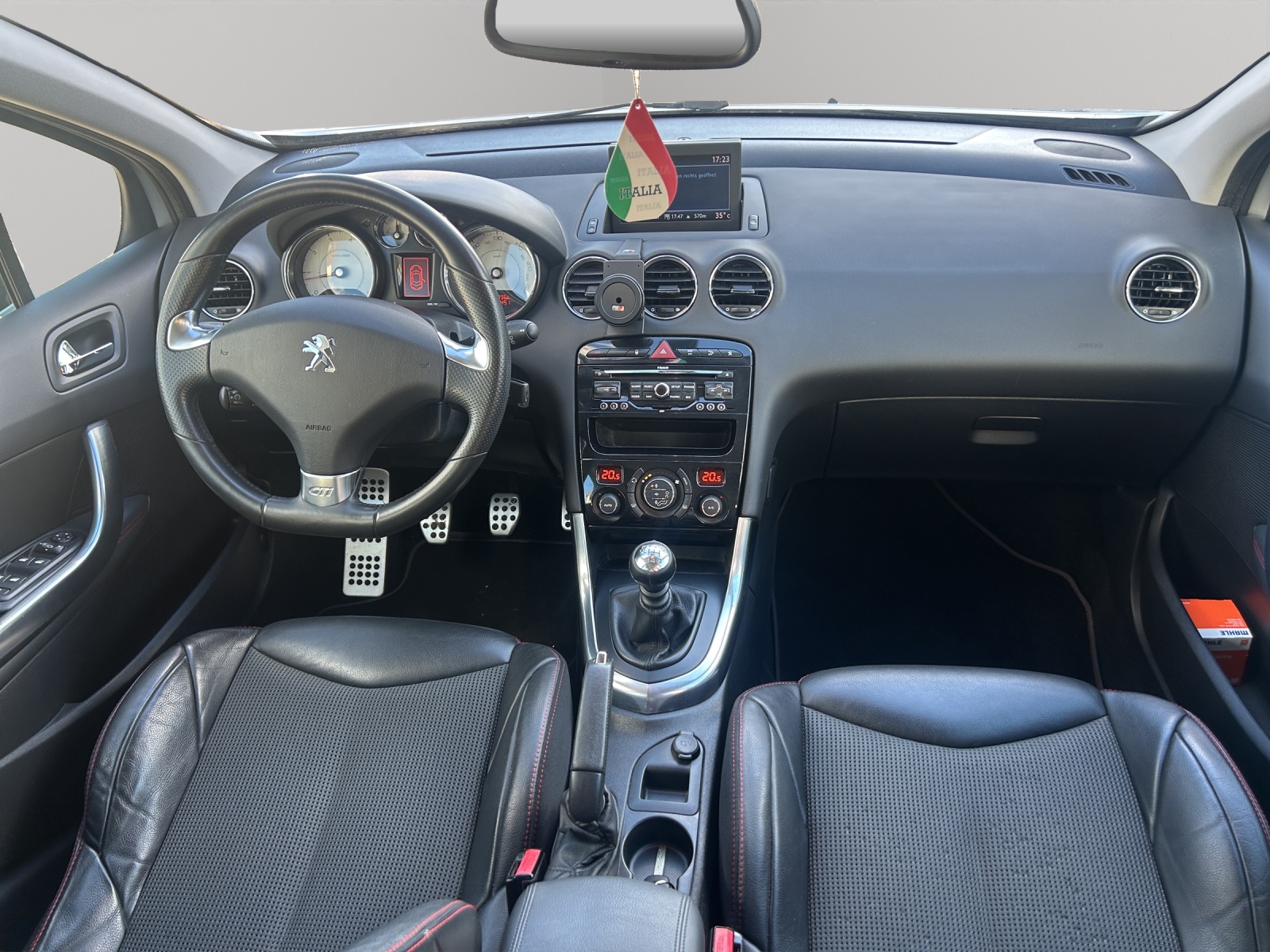 PEUGEOT 308 1.6 16V T GTi-image-11