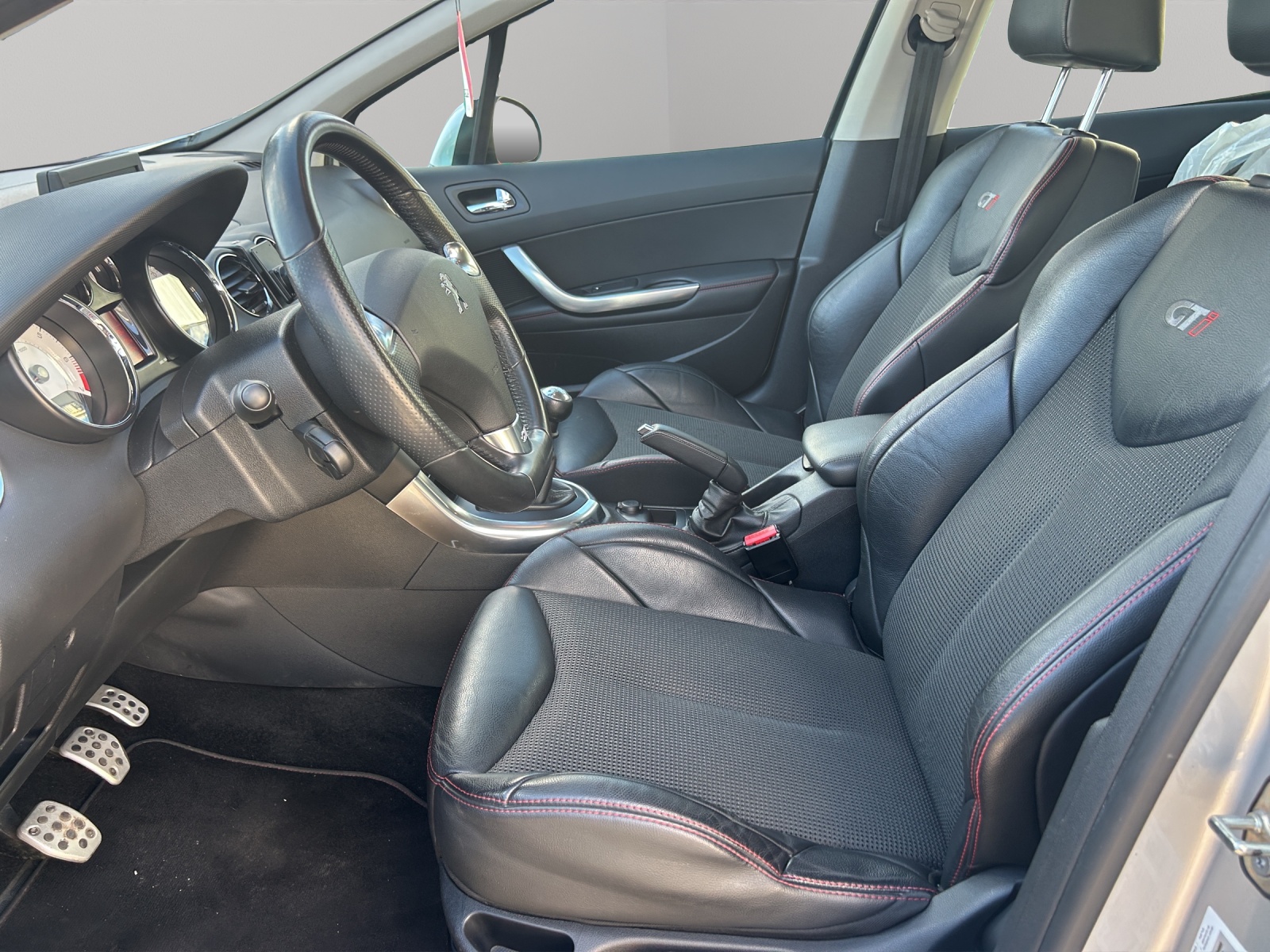 PEUGEOT 308 1.6 16V T GTi-image-10
