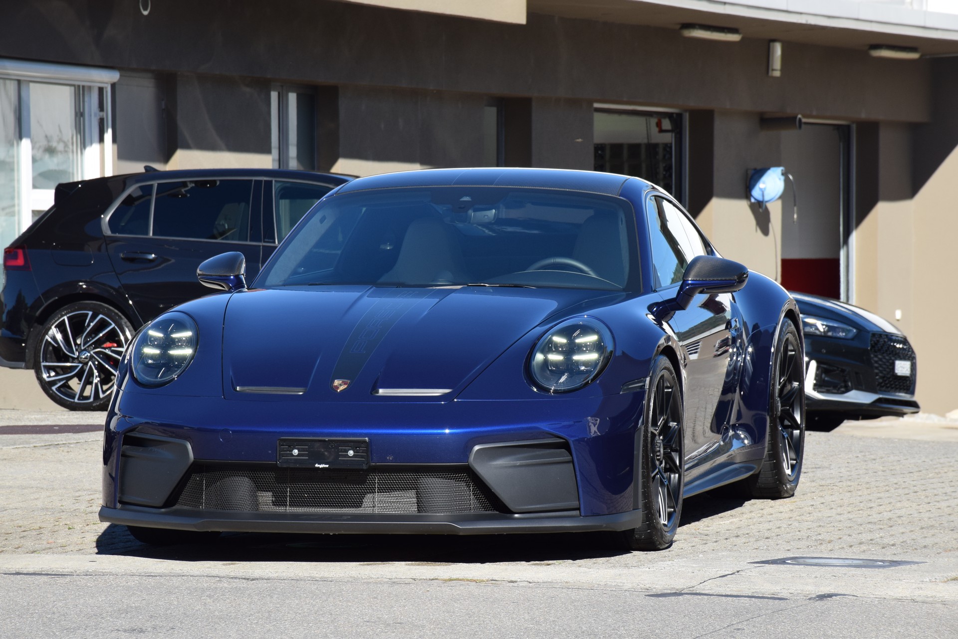 PORSCHE 911 GT3 Touring-image-2