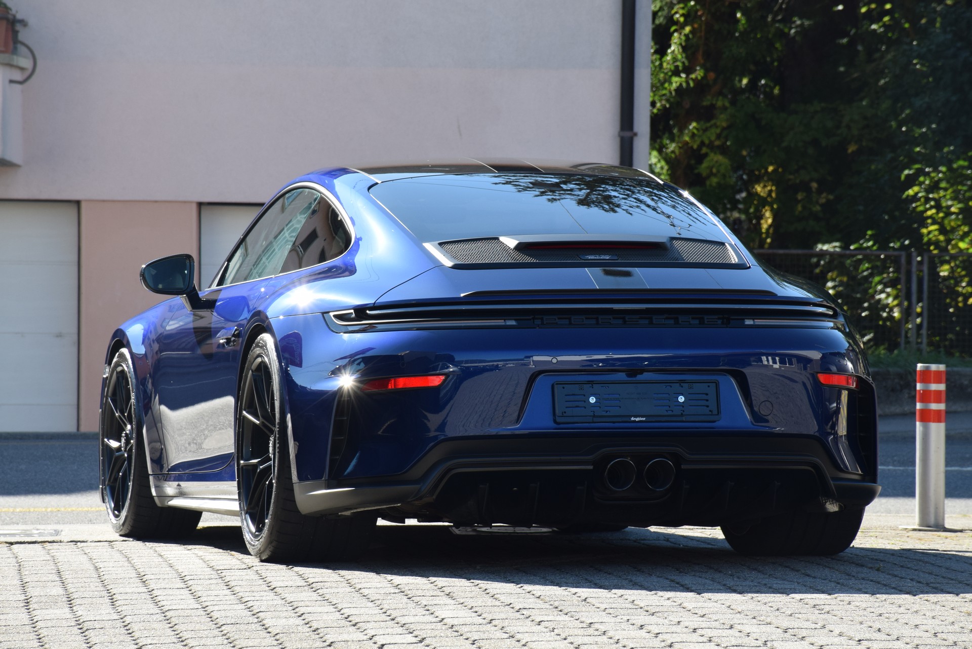 PORSCHE 911 GT3 Touring-image-7