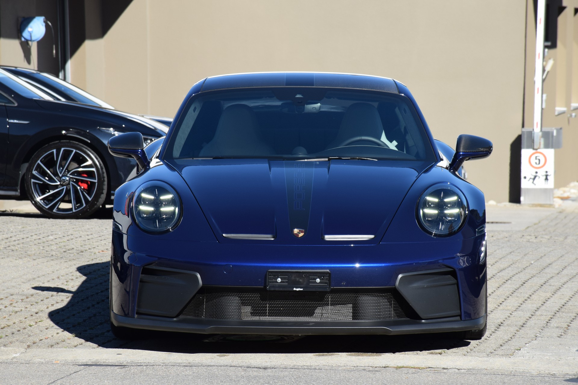 PORSCHE 911 GT3 Touring-image-3