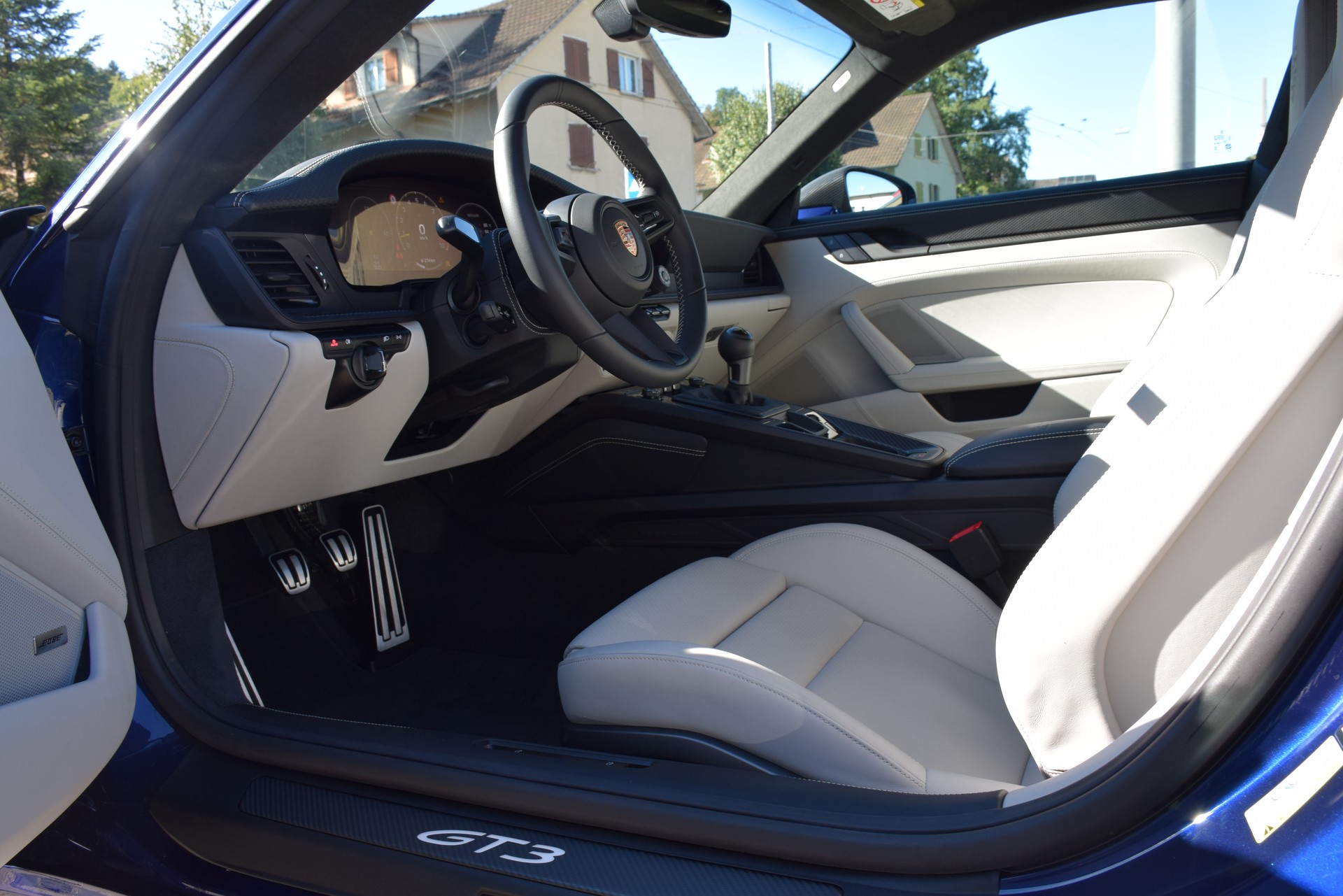 PORSCHE 911 GT3 Touring-image-13