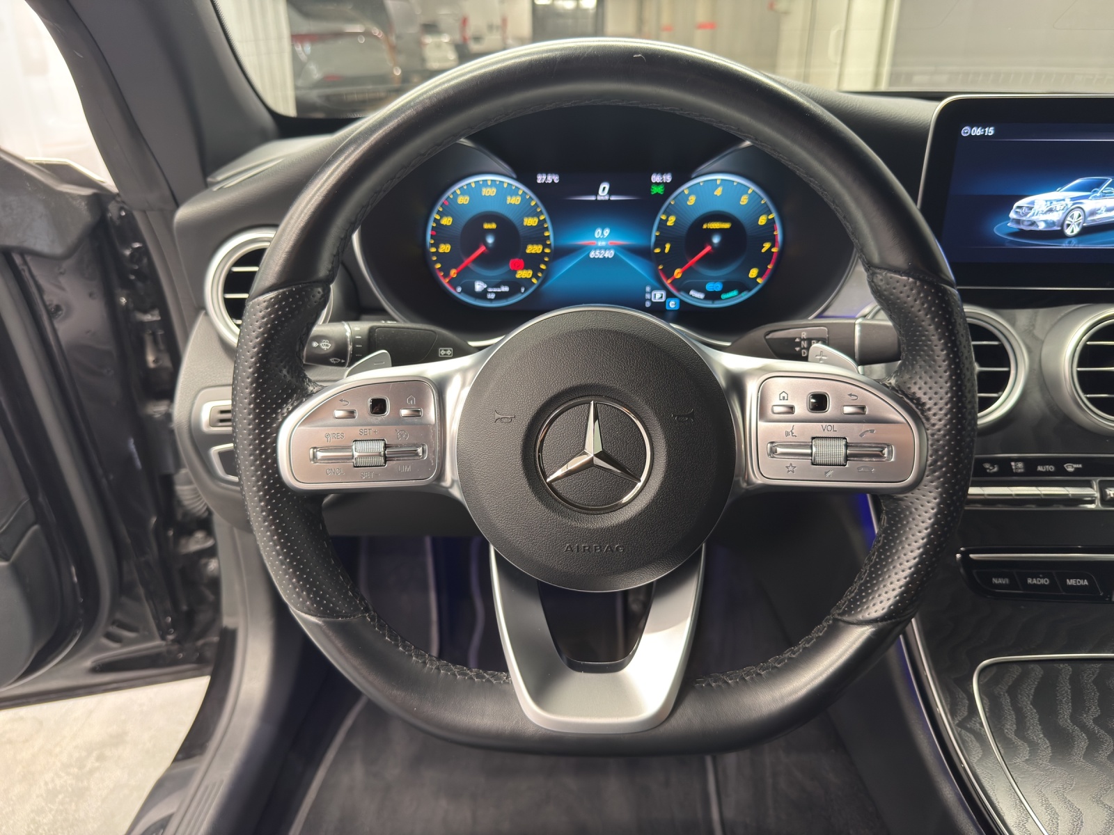 MERCEDES-BENZ C 200 AMG Line 4Matic Cabriolet-image-14