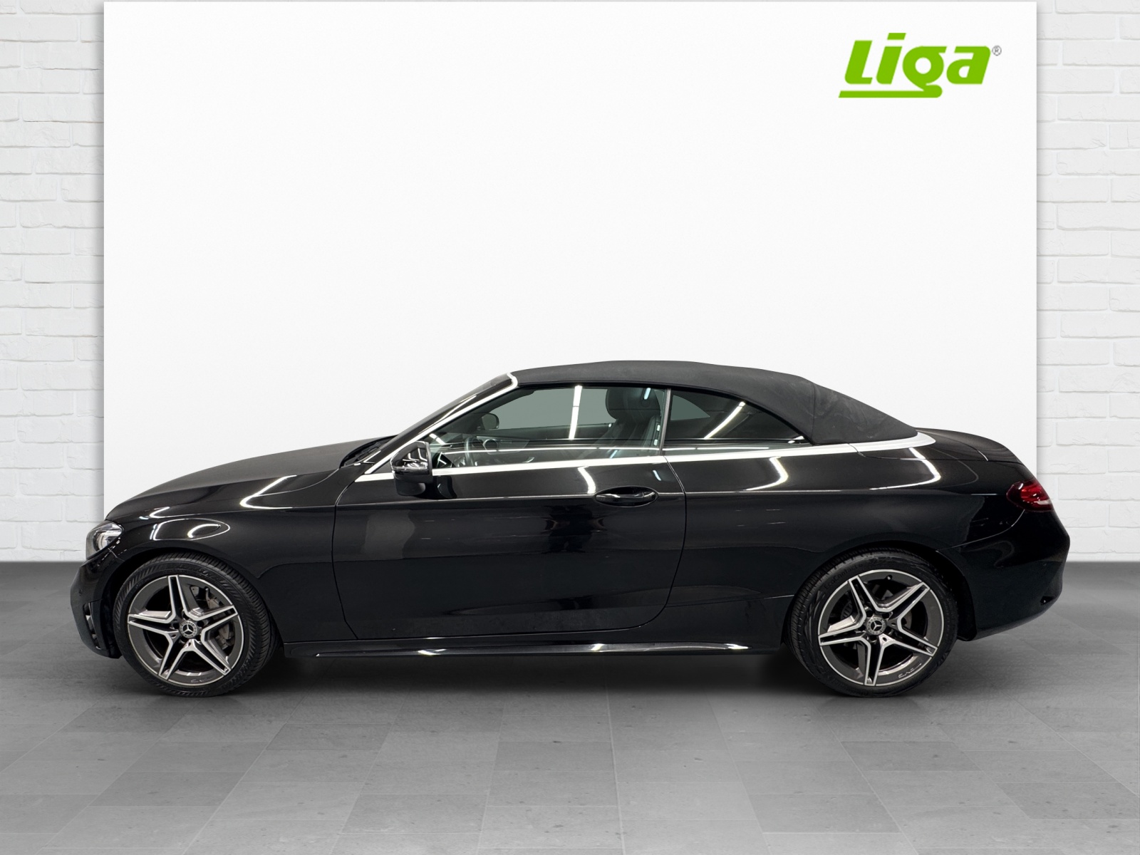 MERCEDES-BENZ C 200 AMG Line 4Matic Cabriolet-image-2