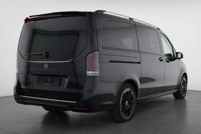 MERCEDES-BENZ Facelift V 300 d lang Avantgarde AMG Line 4Matic 9G-Tronic 6-Sitzer All Black-image-2