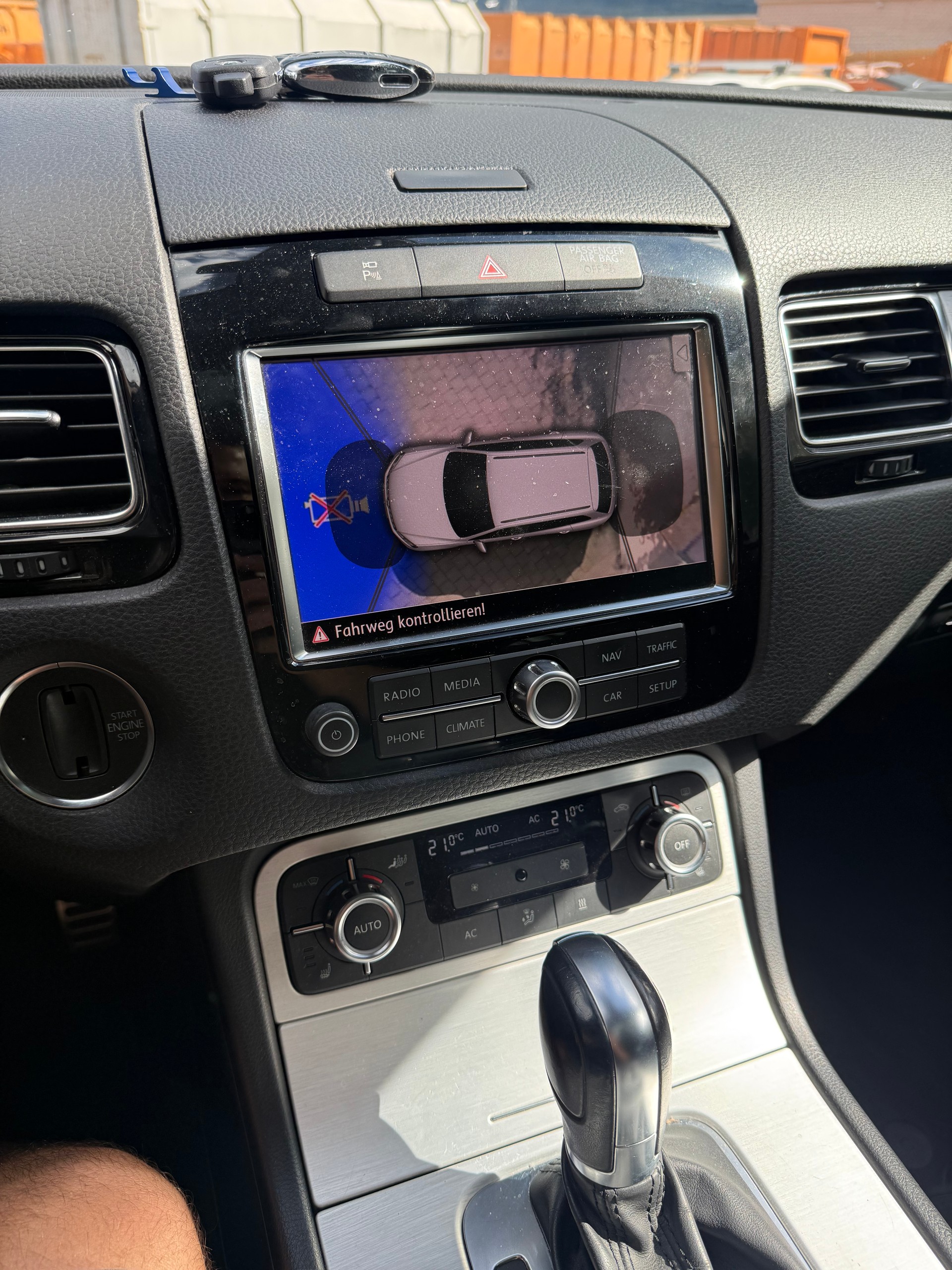 VW Touareg V6 TDI 3.0-image-25