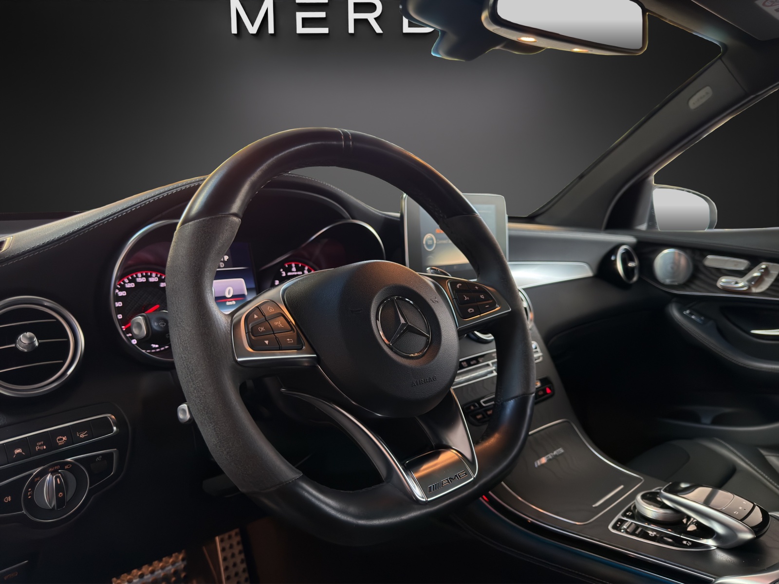 MERCEDES-BENZ GLC 63 S AMG 4Matic+ 9G-Tronic-image-10