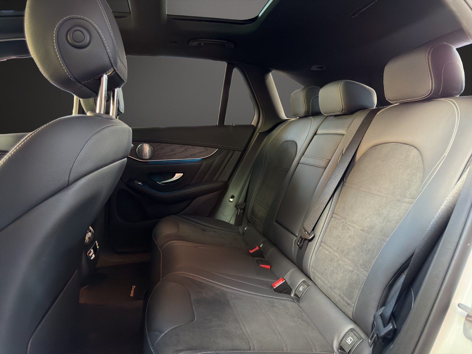 MERCEDES-BENZ GLC 63 S AMG 4Matic+ 9G-Tronic-image-14