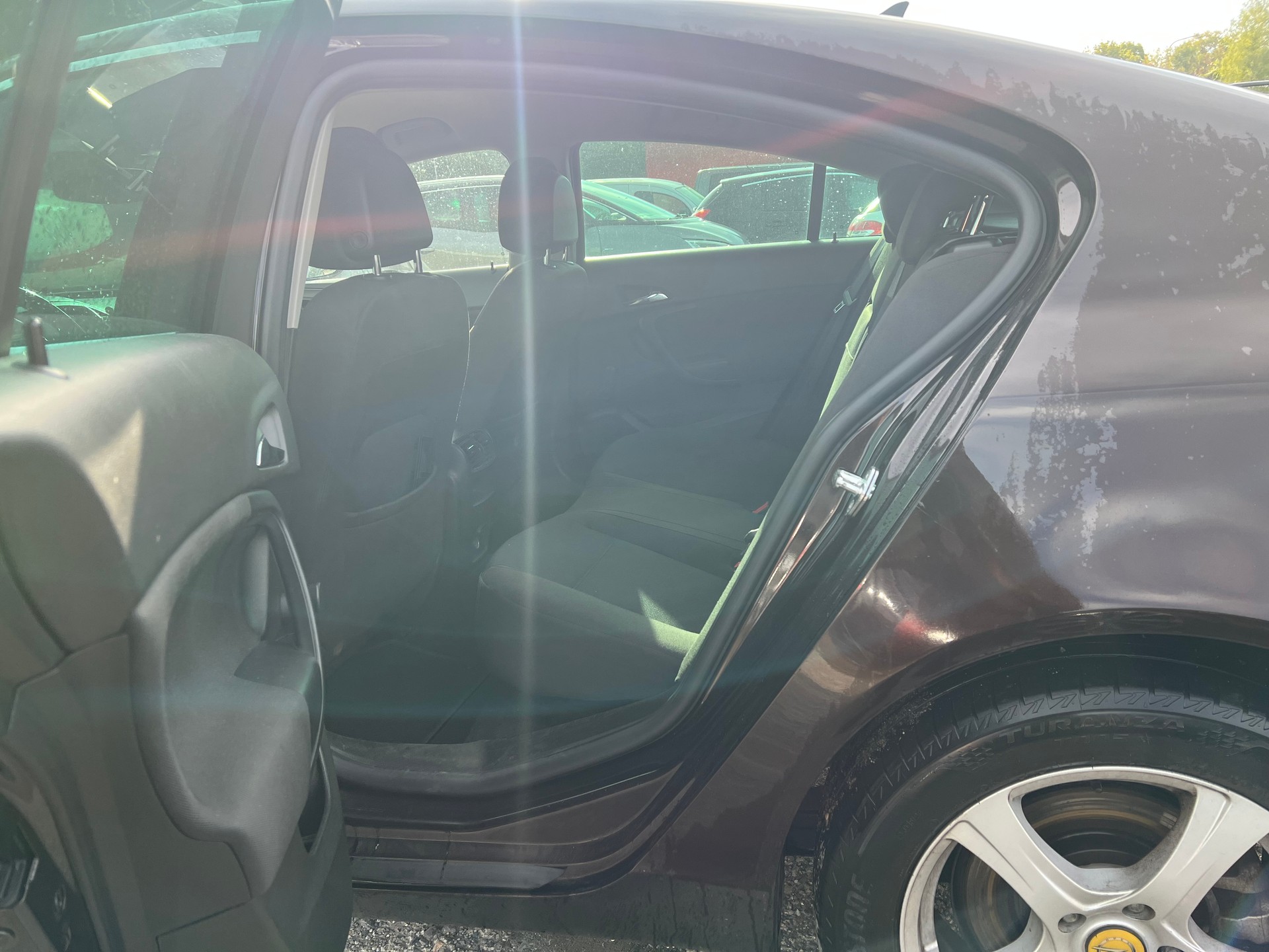 OPEL Insignia 2.0 CDTI Edition Automatic-image-4