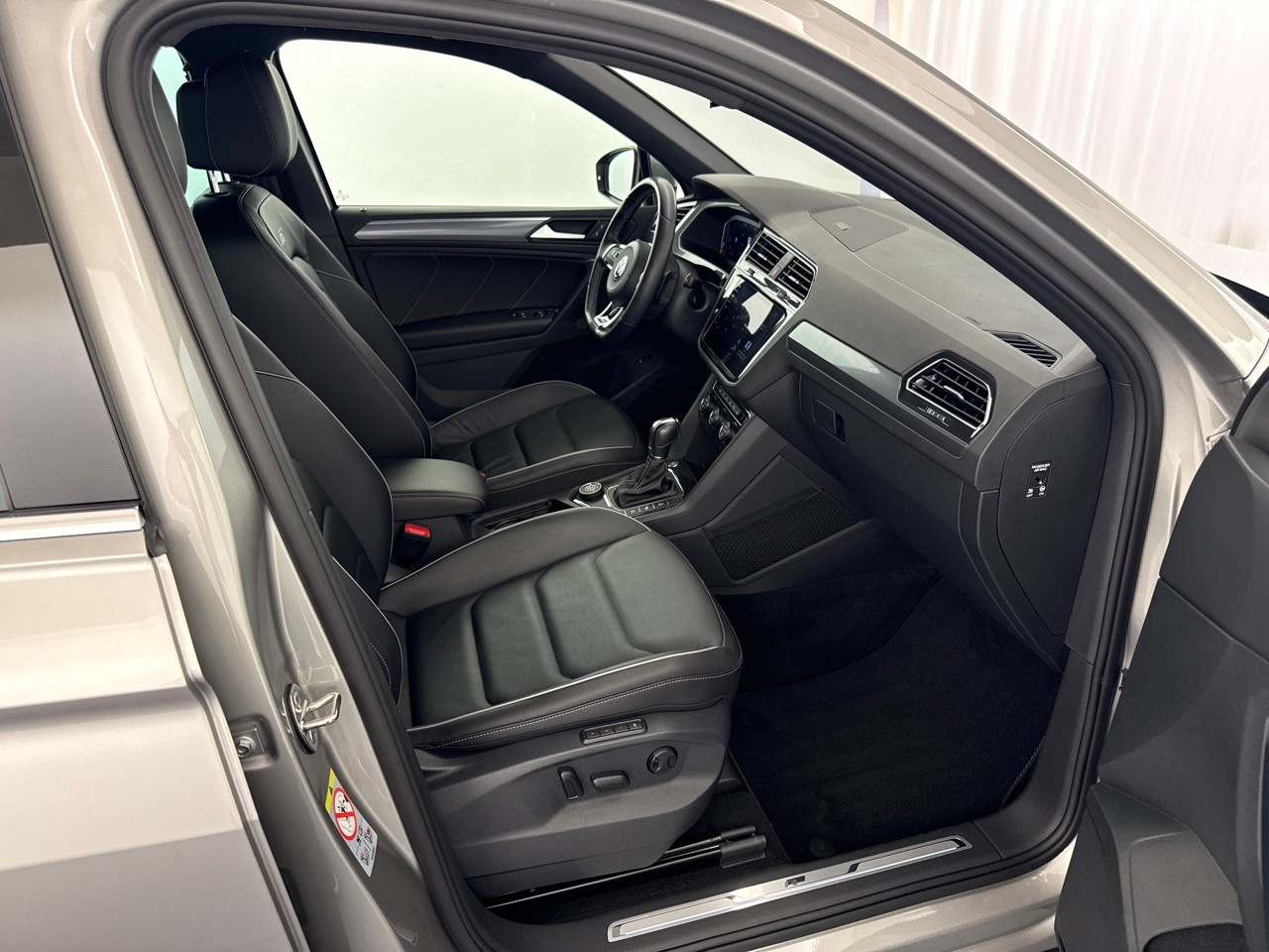 VW Tiguan 2.0TSI Highline R-Line 4Motion DSG-image-8