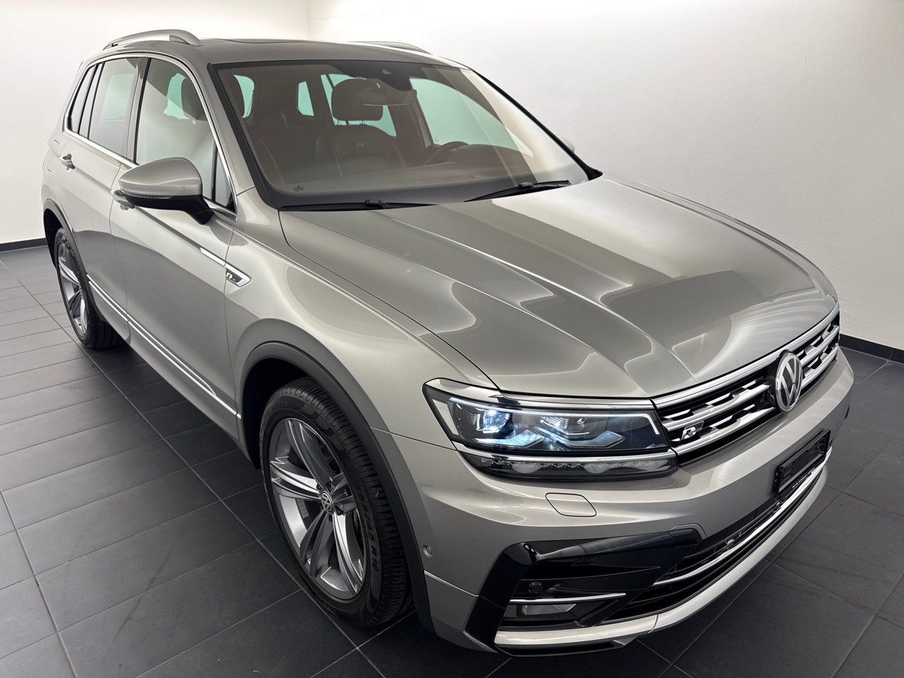 VW Tiguan 2.0TSI Highline R-Line 4Motion DSG-image-3