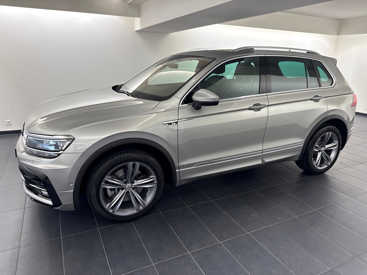 VW Tiguan 2.0TSI Highline R-Line 4Motion DSG-image-17