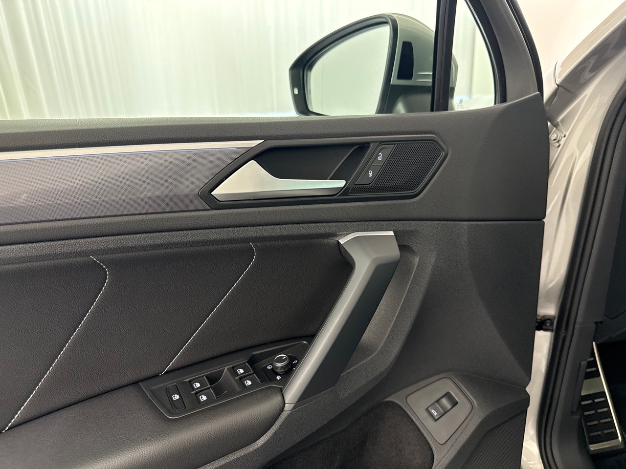 VW Tiguan 2.0TSI Highline R-Line 4Motion DSG-image-9