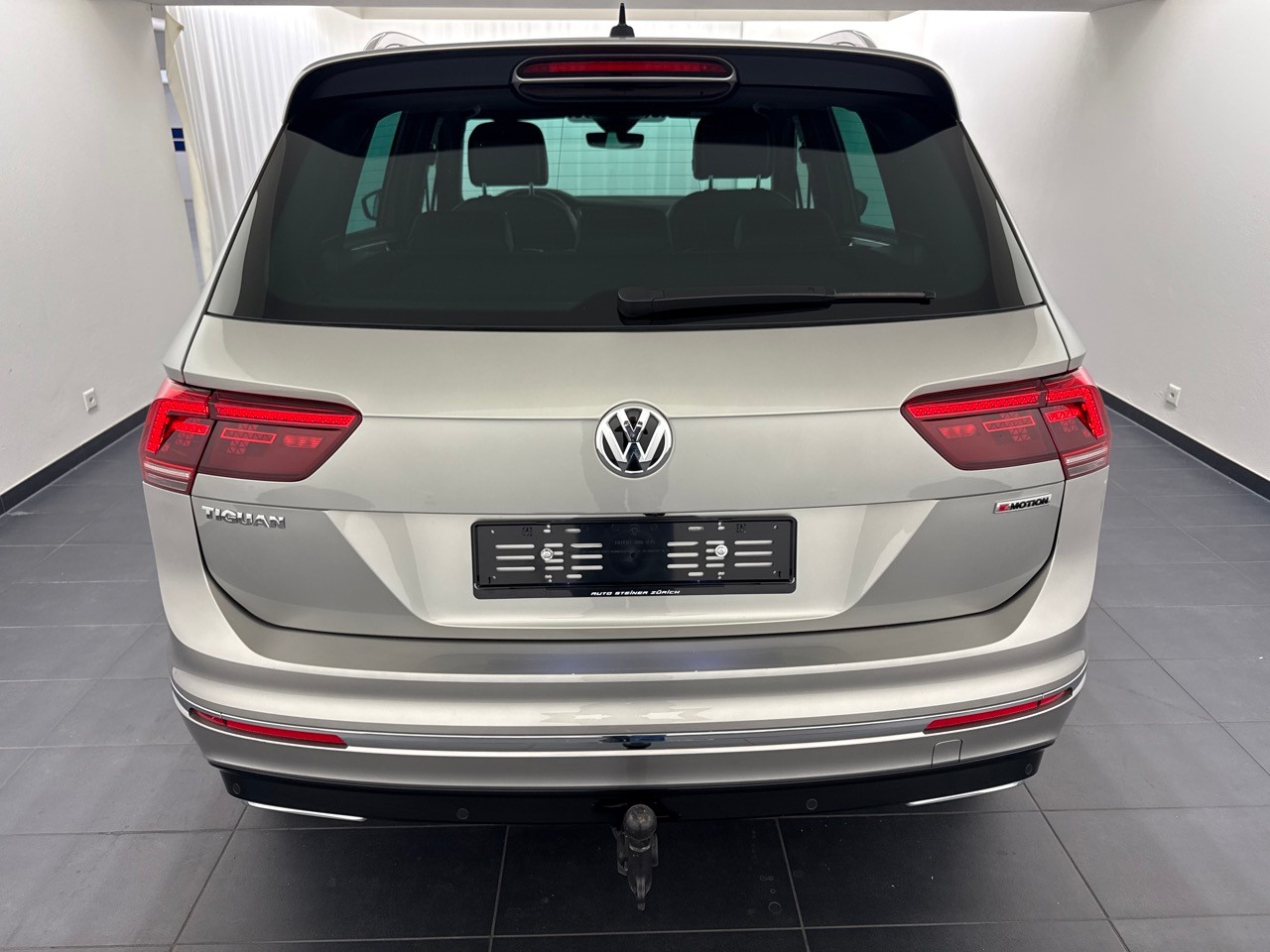 VW Tiguan 2.0TSI Highline R-Line 4Motion DSG-image-16