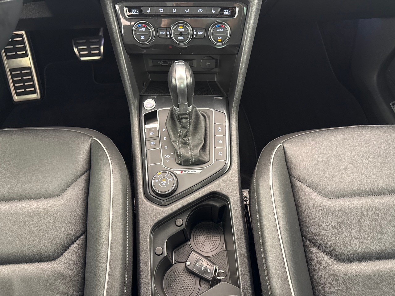 VW Tiguan 2.0TSI Highline R-Line 4Motion DSG-image-13