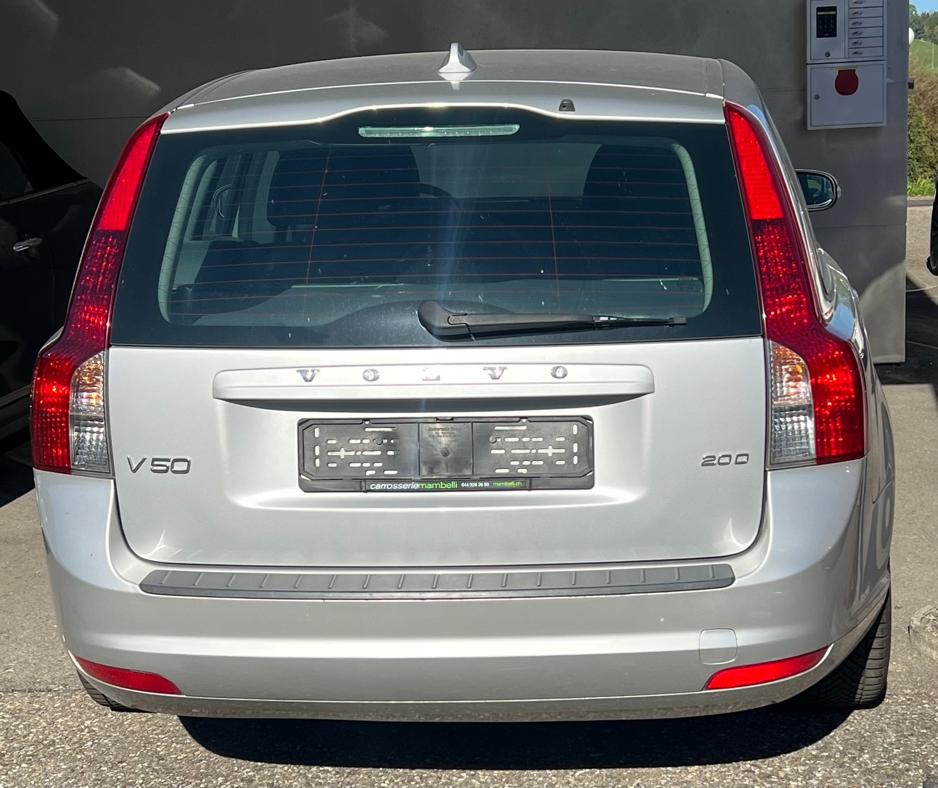 VOLVO V50-image-5