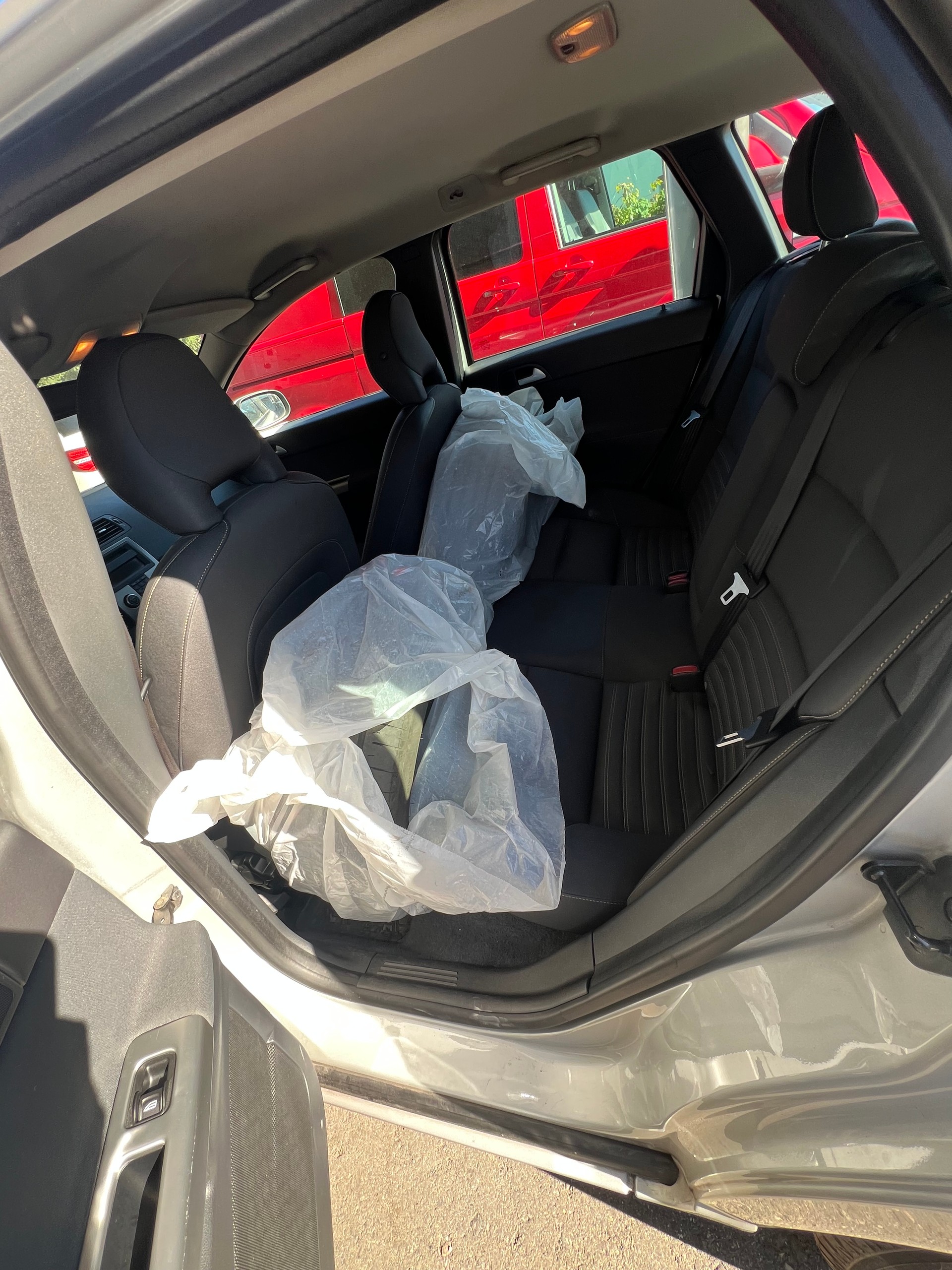 VOLVO V50-image-8