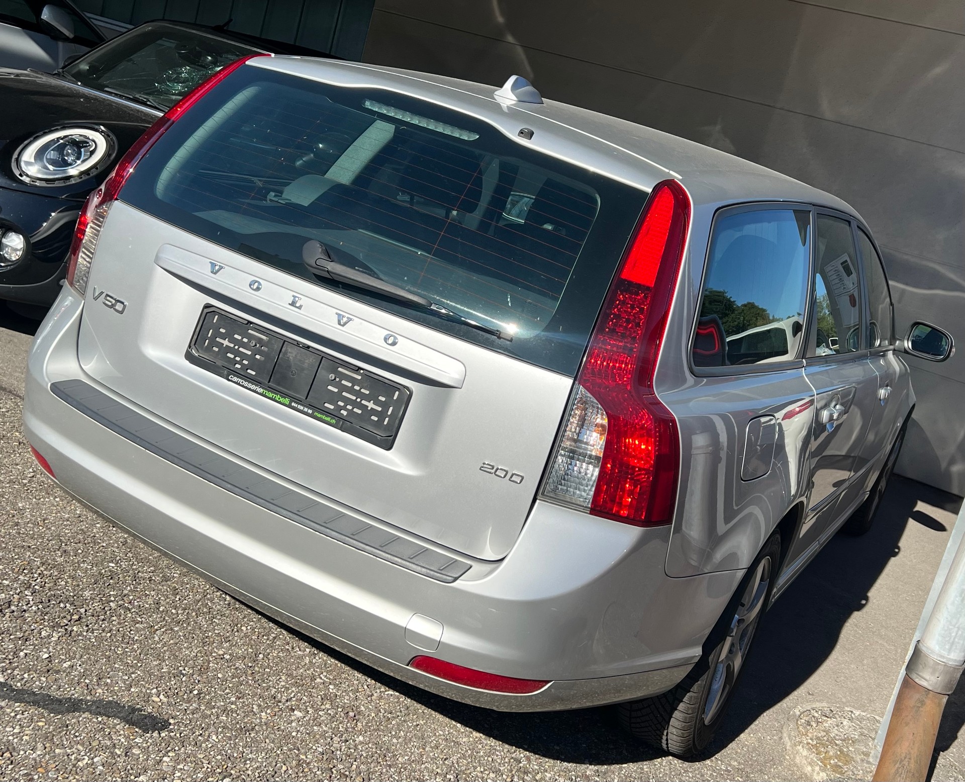 VOLVO V50-image-2
