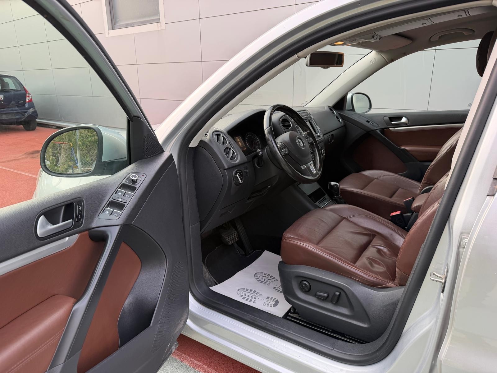 VW Tiguan 2.0 TSI Track&Style 4Motion DSG-image-8