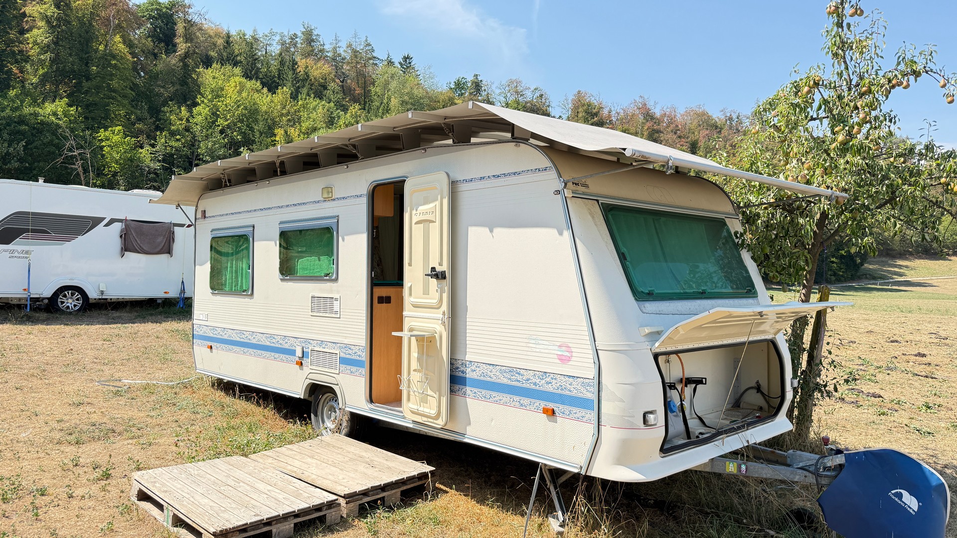 ADRIA Unica mit Schutzdach-image-11