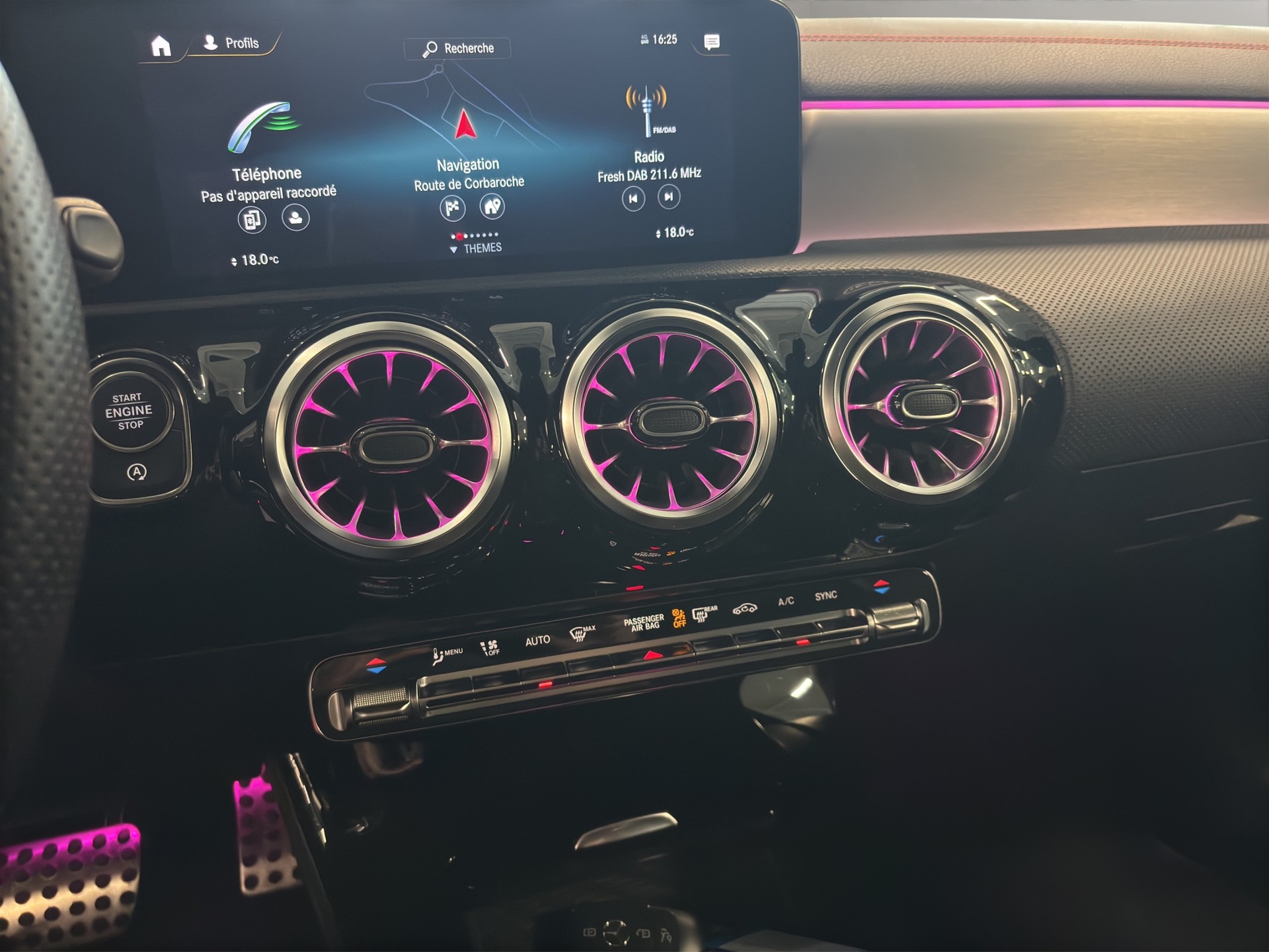 MERCEDES-BENZ CLA Shooting Brake 250 4Matic 7G-DCT AMG Line-image-19