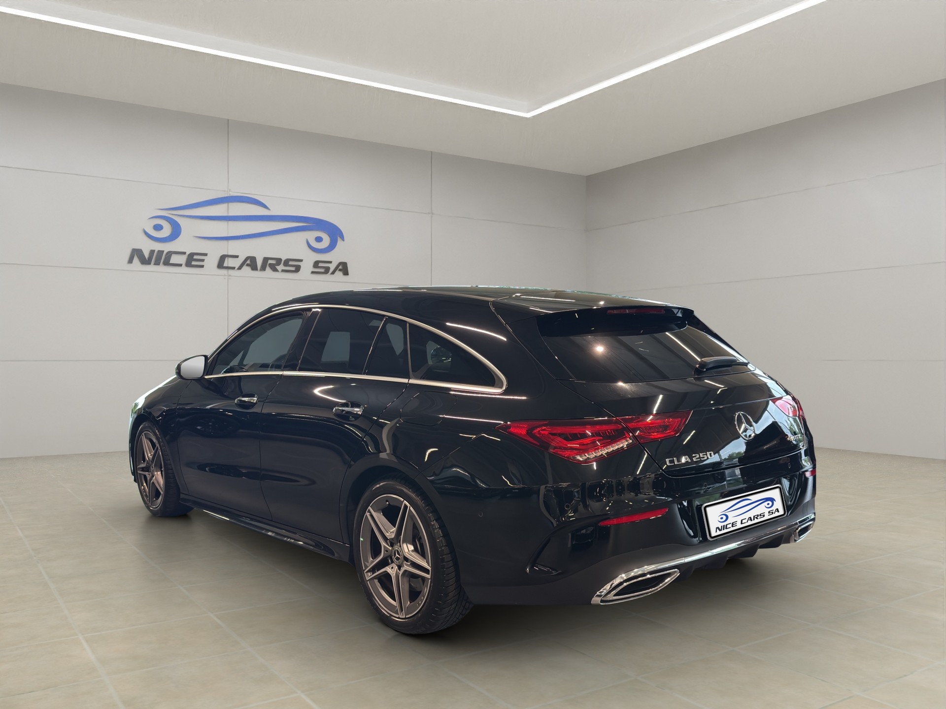 MERCEDES-BENZ CLA Shooting Brake 250 4Matic 7G-DCT AMG Line-image-9