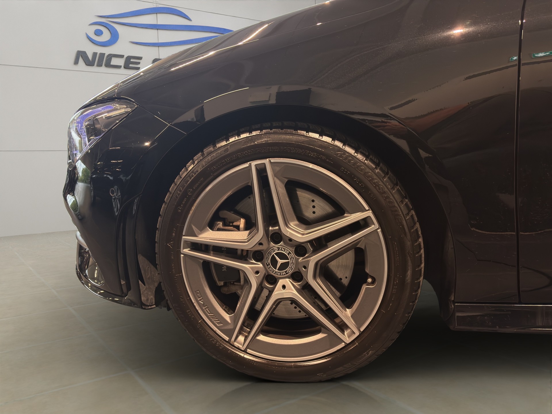 MERCEDES-BENZ CLA Shooting Brake 250 4Matic 7G-DCT AMG Line-image-8