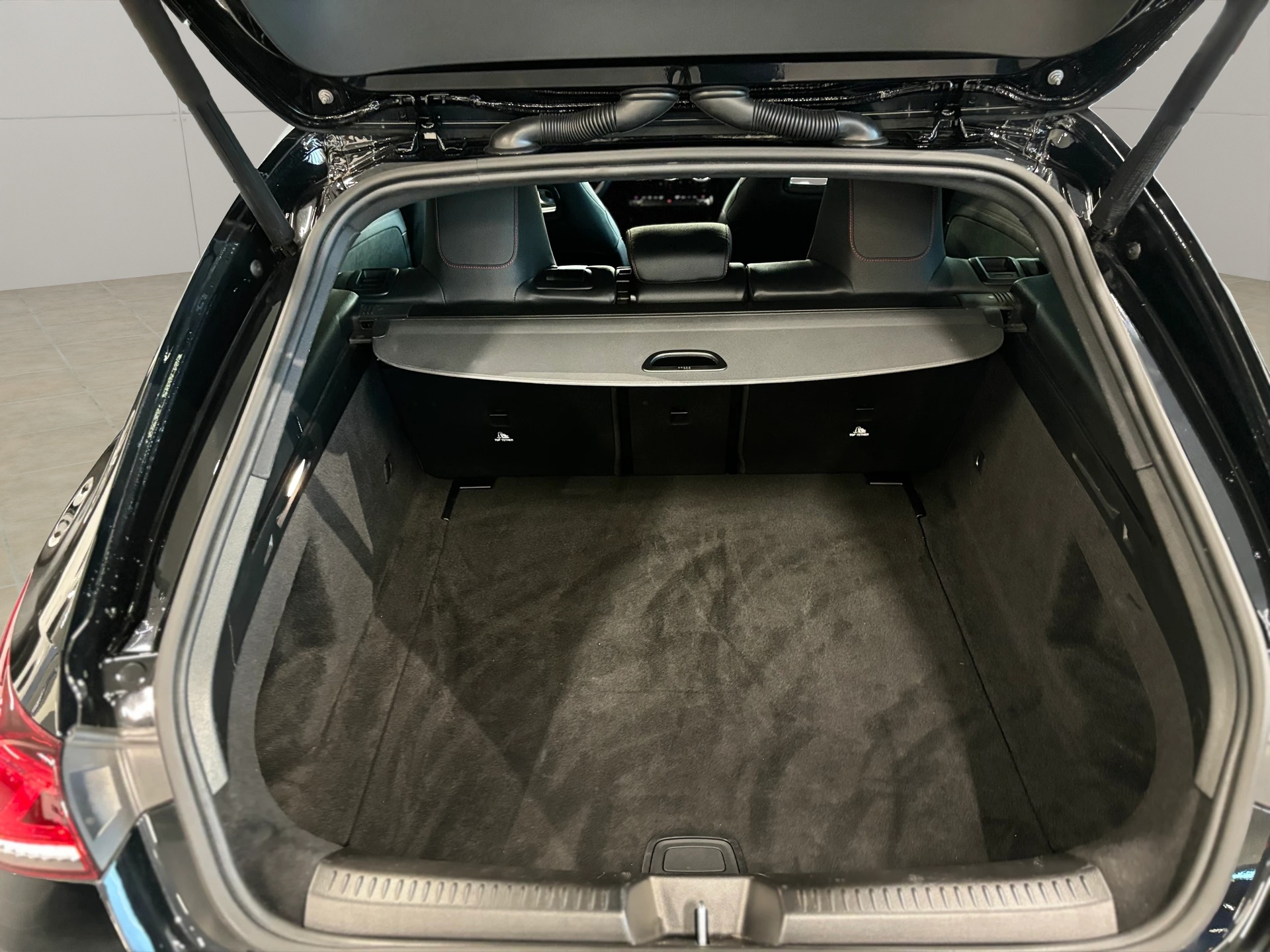 MERCEDES-BENZ CLA Shooting Brake 250 4Matic 7G-DCT AMG Line-image-31