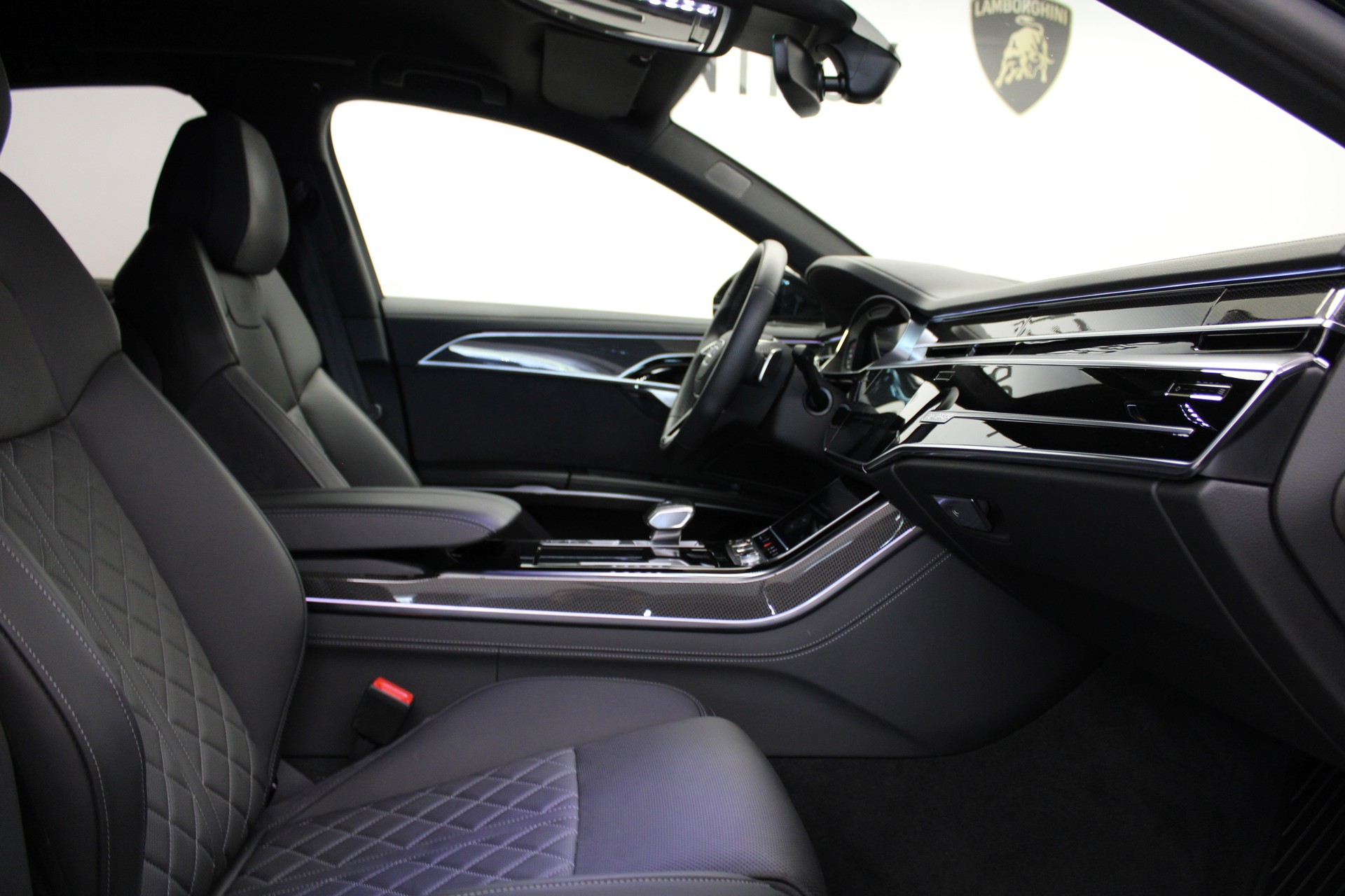 AUDI S8 TFSI quattro tiptronic-image-5