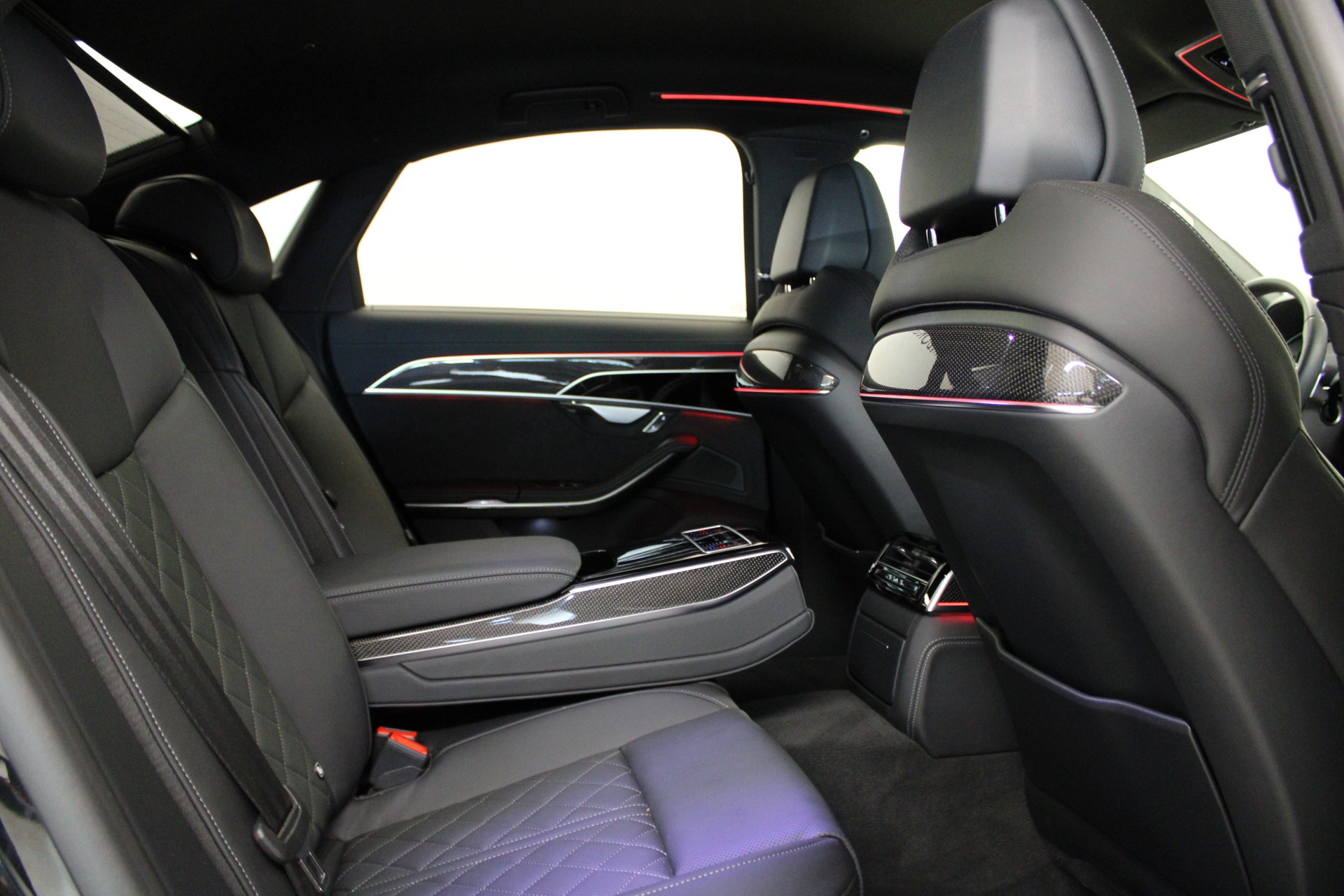 AUDI S8 TFSI quattro tiptronic-image-7