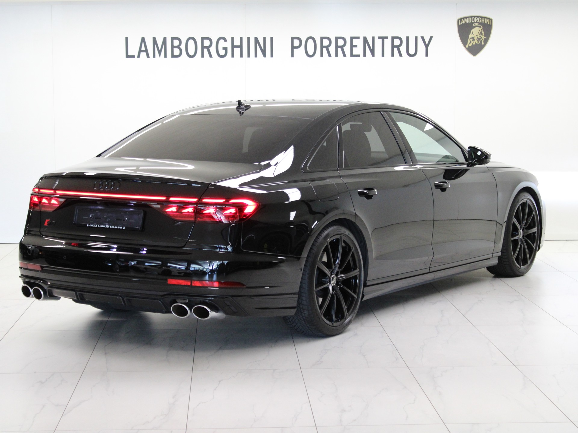 AUDI S8 TFSI quattro tiptronic-image-2