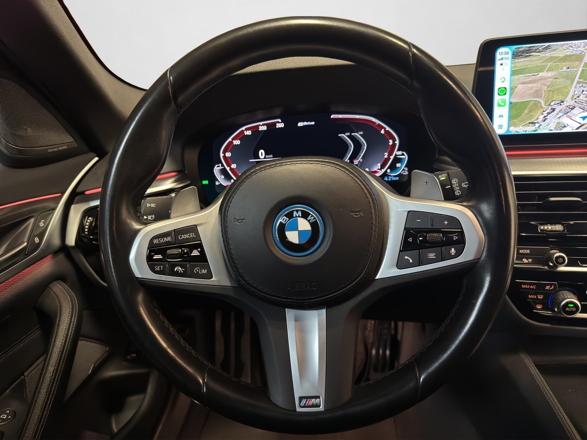 BMW 530e xDrive M-Sport Steptronic-image-4