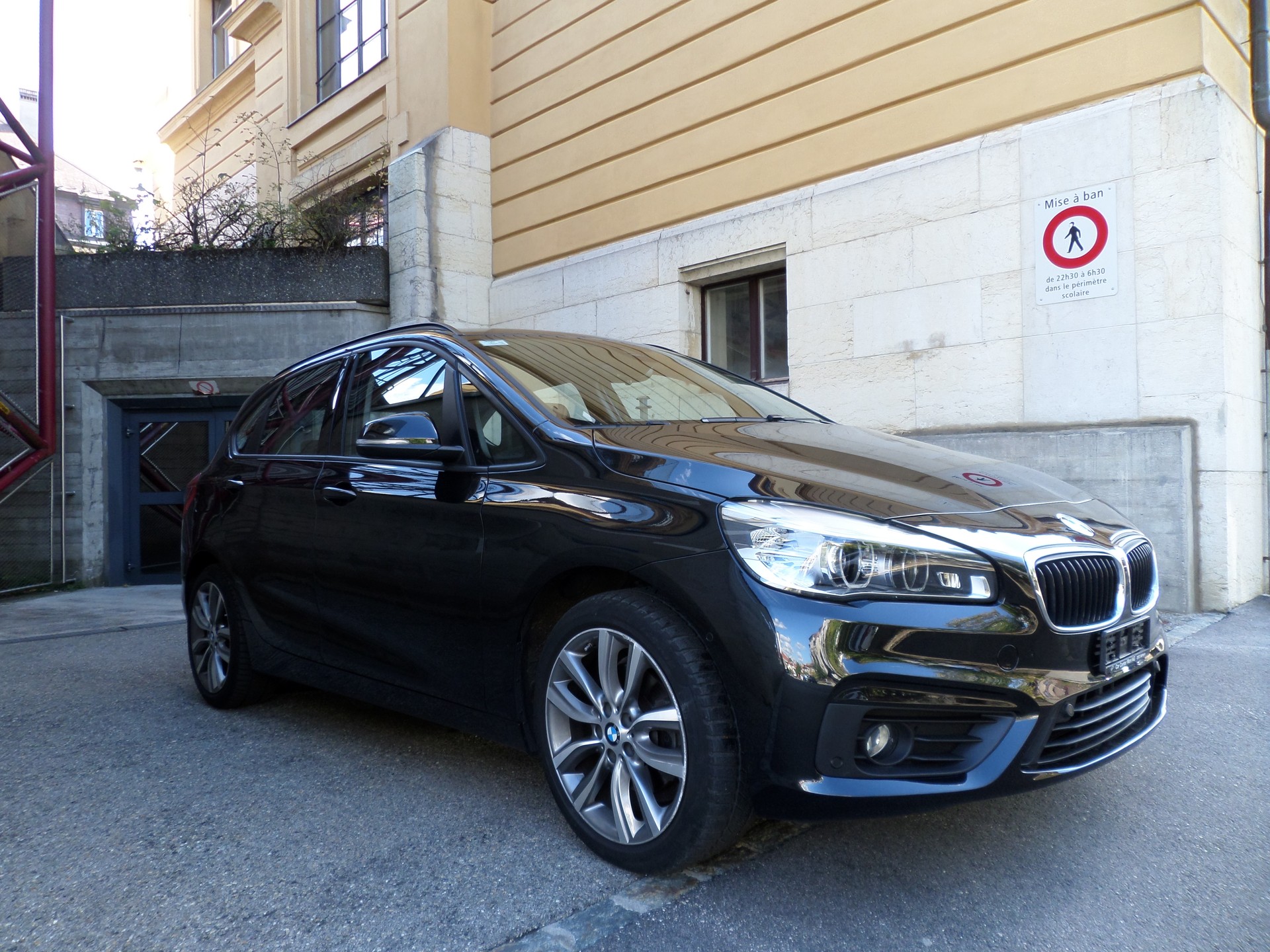 BMW 220d xDrive Active Tourer Steptronic SUPER OFFRE À SAISIR !-image-5