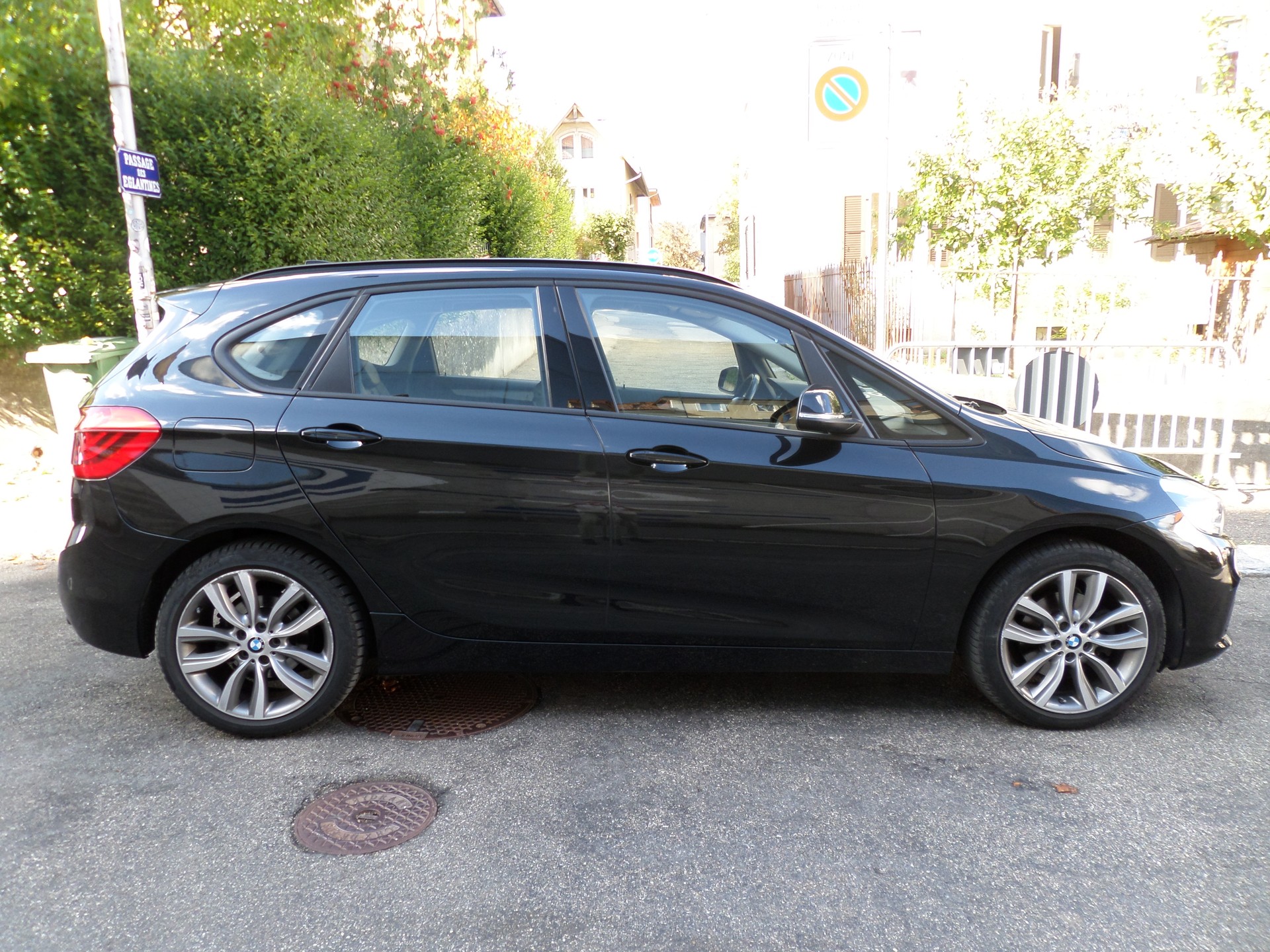 BMW 220d xDrive Active Tourer Steptronic SUPER OFFRE À SAISIR !-image-2