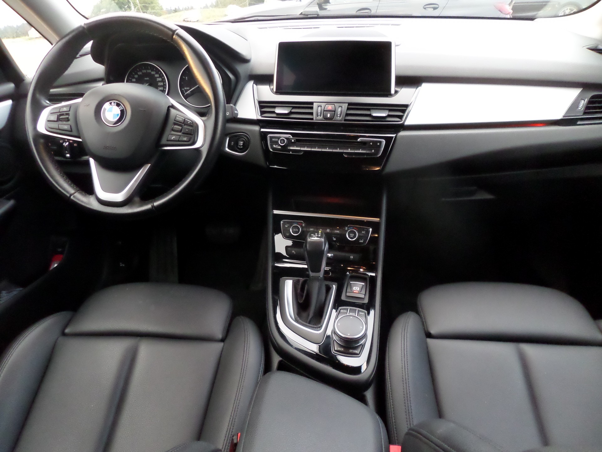 BMW 220d xDrive-image-3