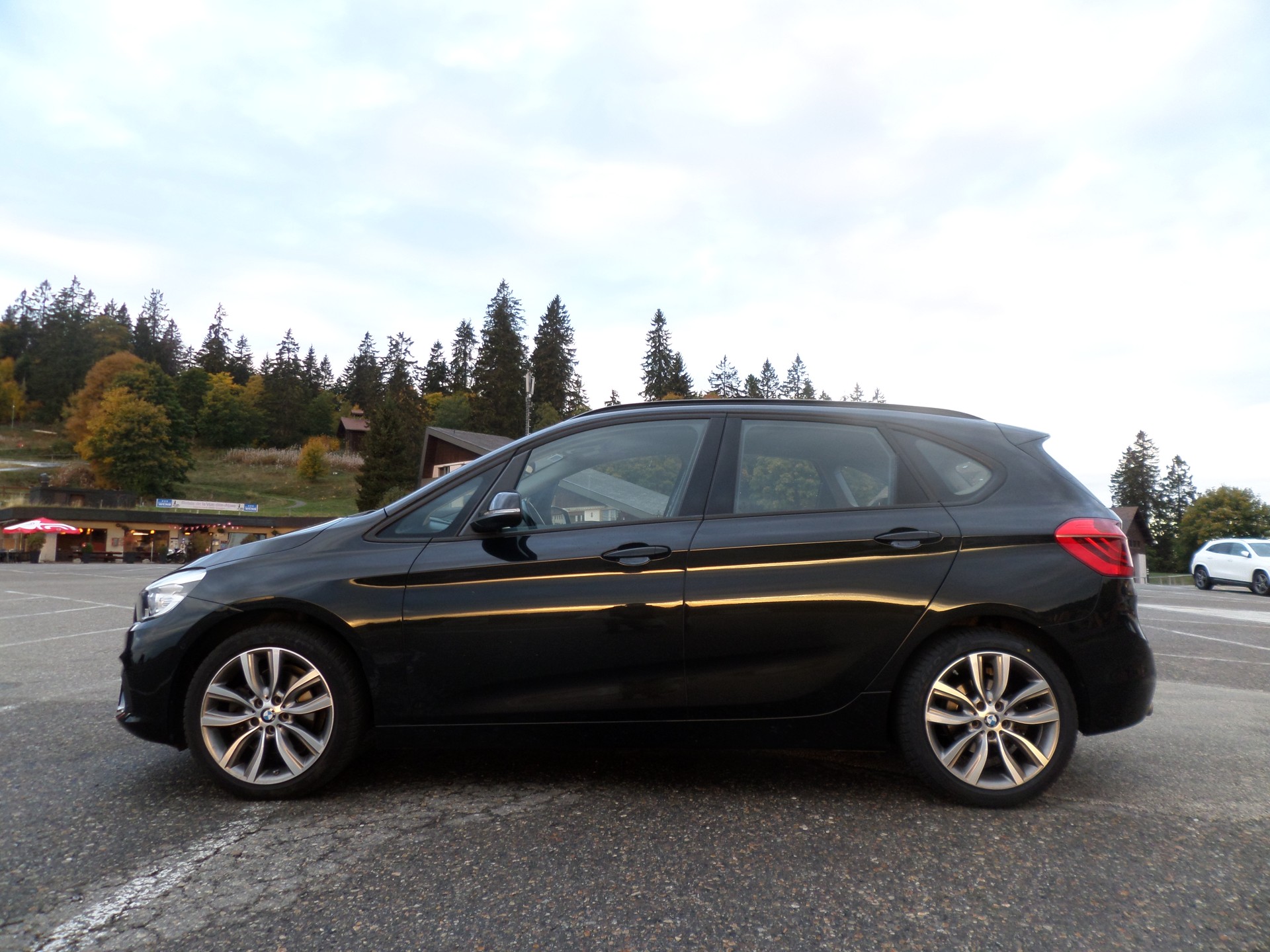 BMW 220d xDrive-image-2
