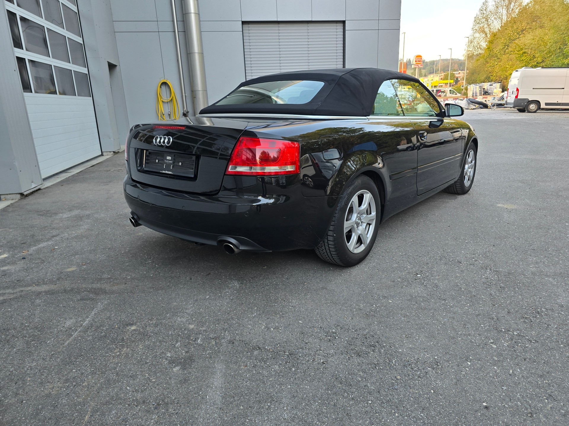 AUDI A4 Cabriolet 3.2 FSI quattro-image-5