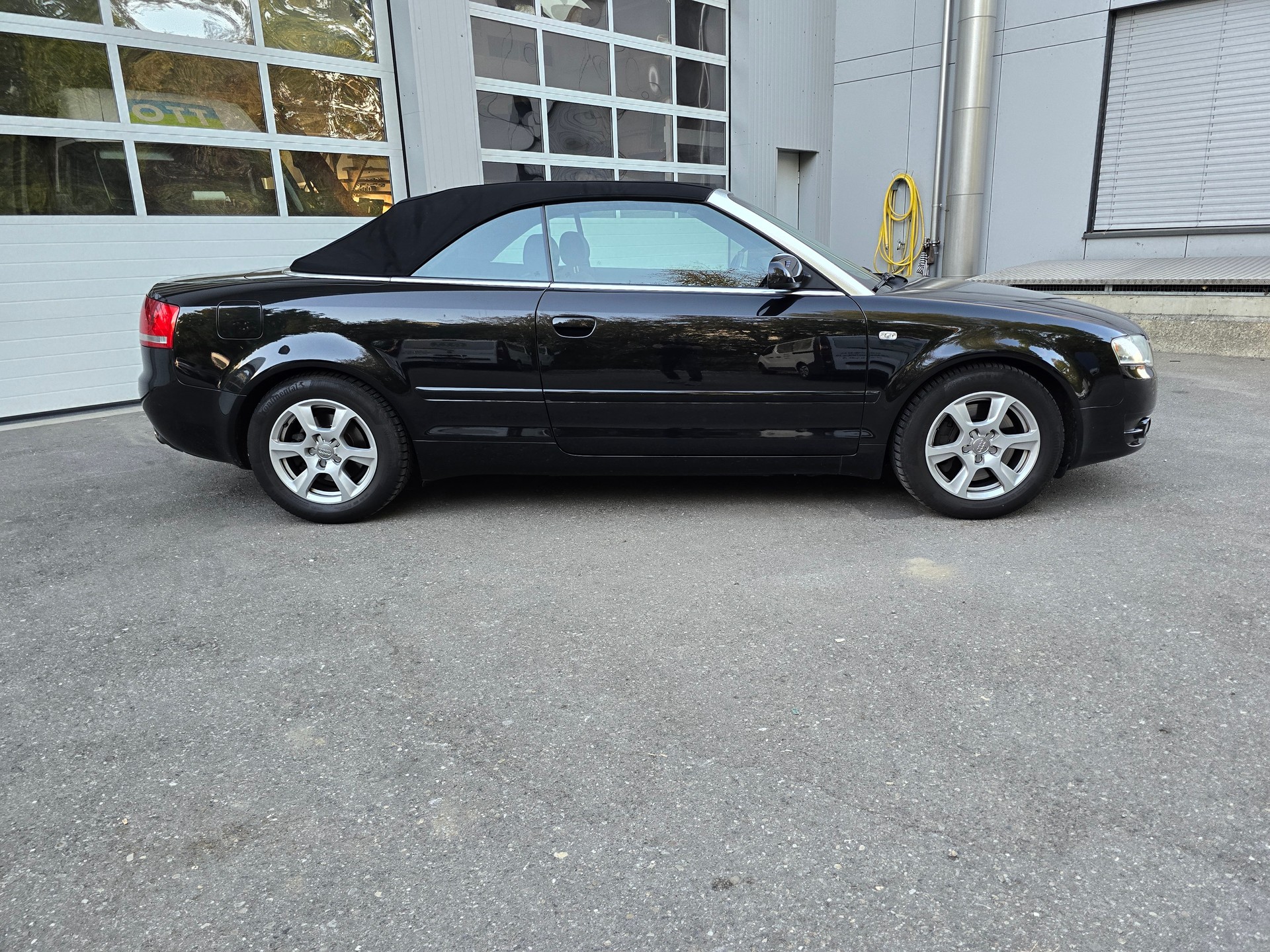AUDI A4 Cabriolet 3.2 FSI quattro-image-4