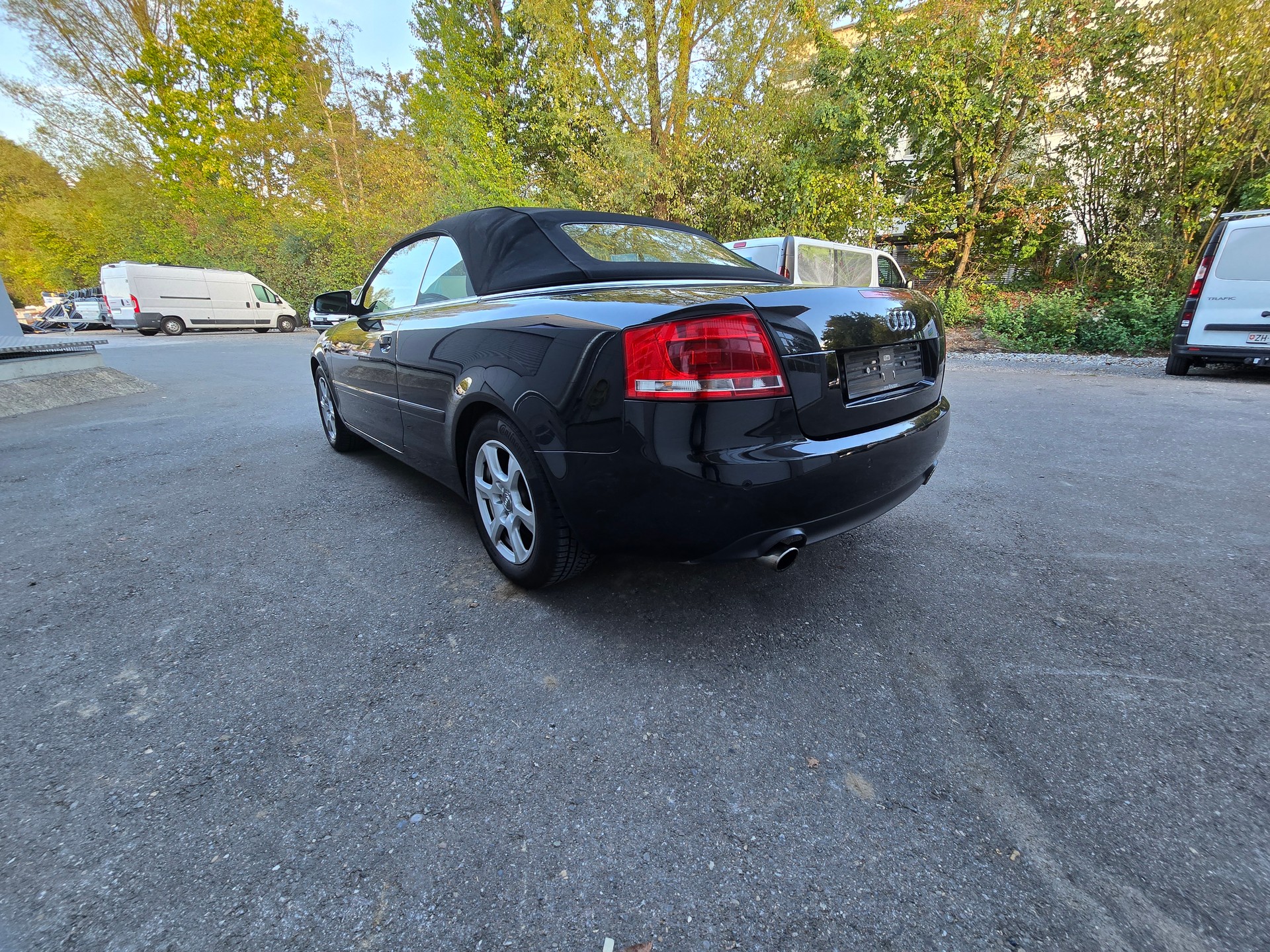 AUDI A4 Cabriolet 3.2 FSI quattro-image-7