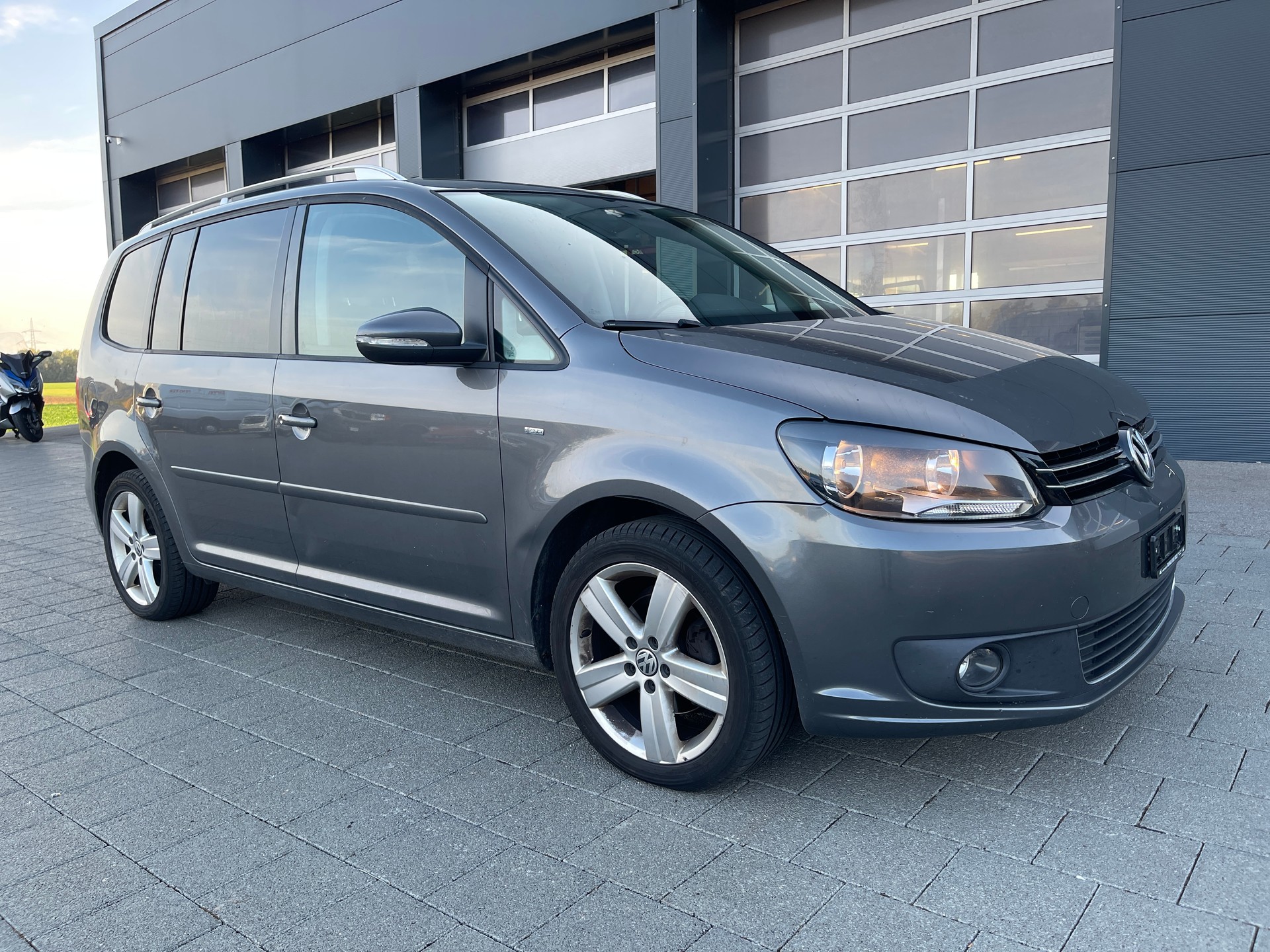 VW Touran 1.6 TDI BlueMotion Technology Cup*7 Plätzer-image-4