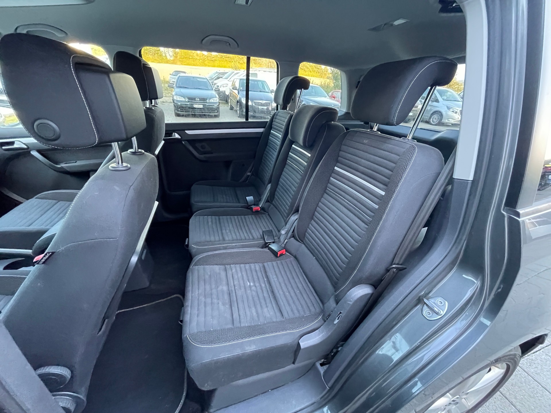 VW Touran 1.6 TDI BlueMotion Technology Cup*7 Plätzer-image-11