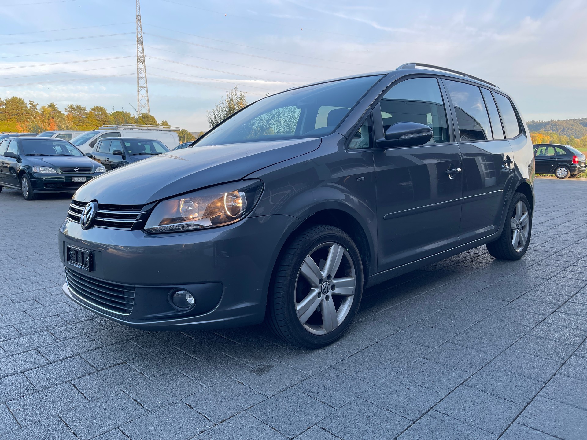 VW Touran 1.6 TDI BlueMotion Technology Cup*7 Plätzer-image-1