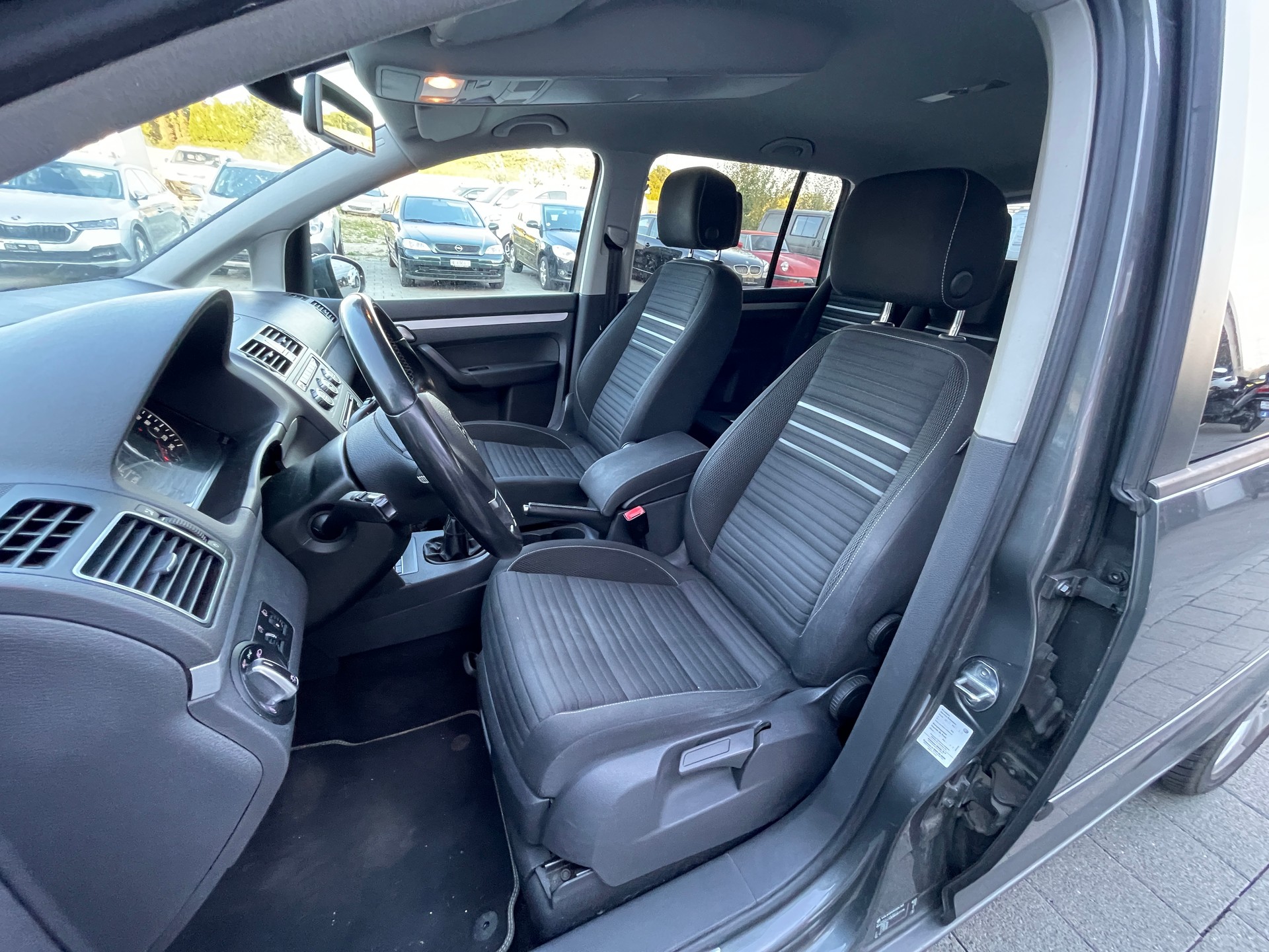 VW Touran 1.6 TDI BlueMotion Technology Cup*7 Plätzer-image-10