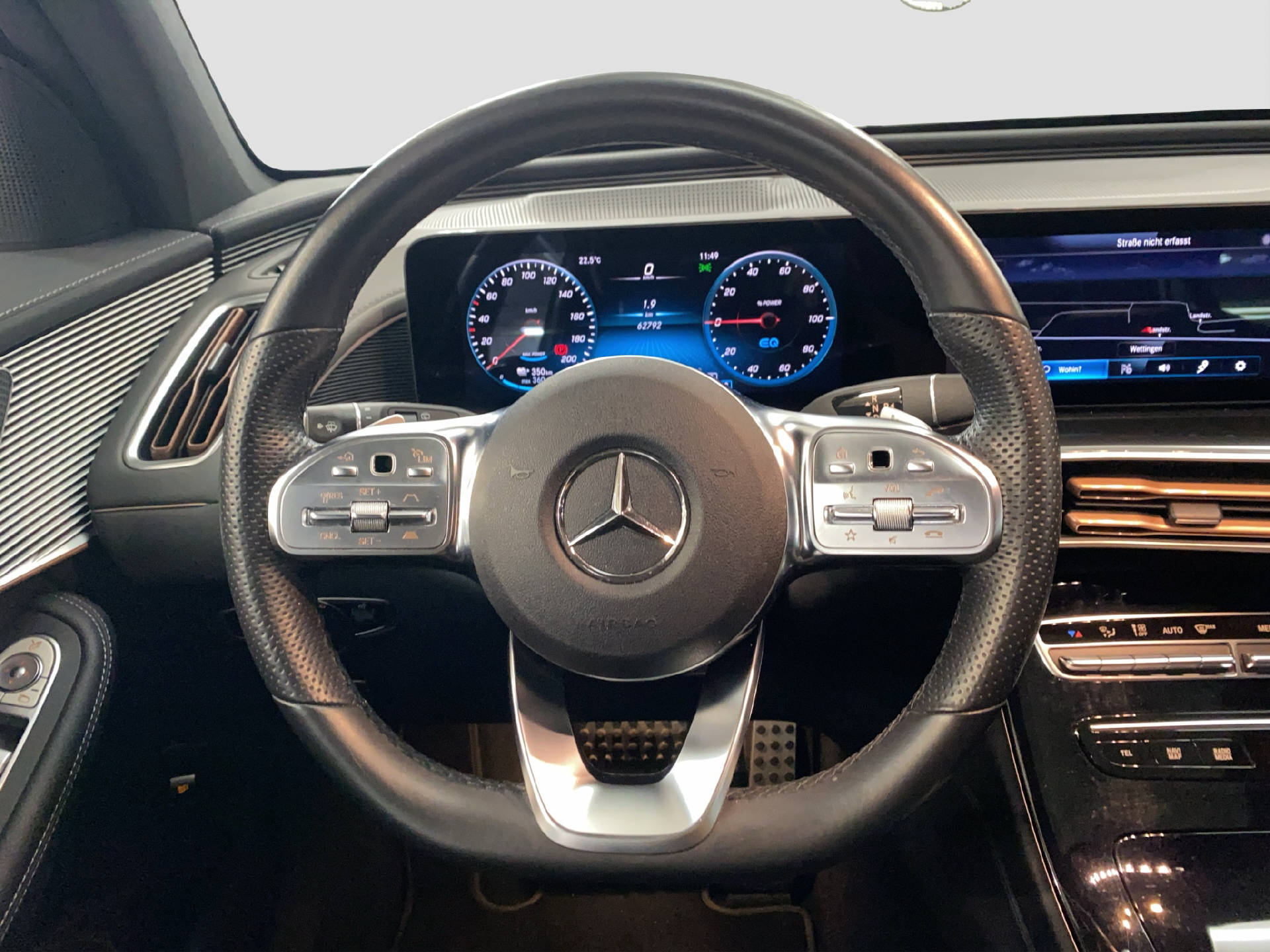MERCEDES-BENZ EQC 400 AMG Line 4MATIC-image-9