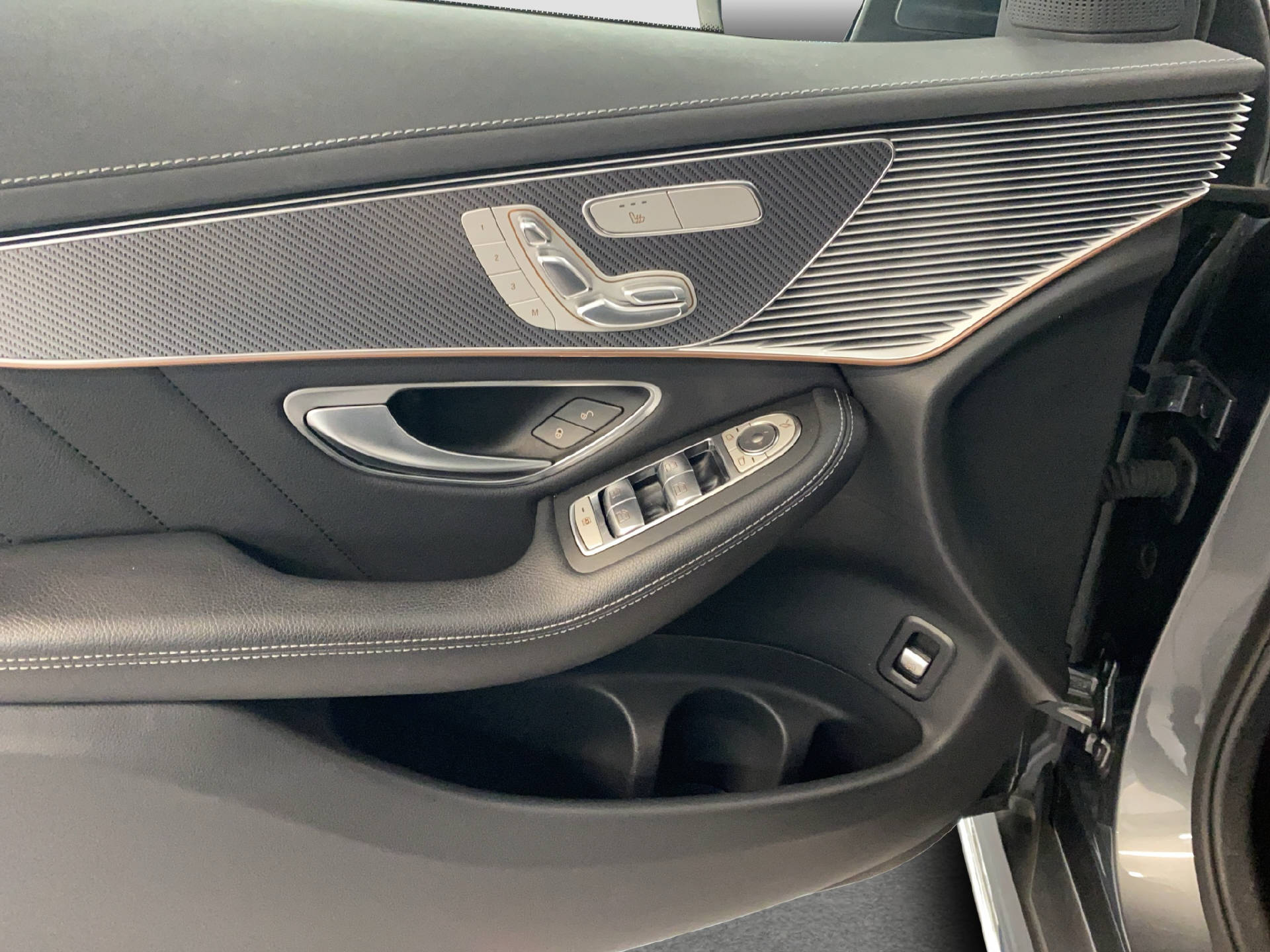 MERCEDES-BENZ EQC 400 AMG Line 4MATIC-image-13