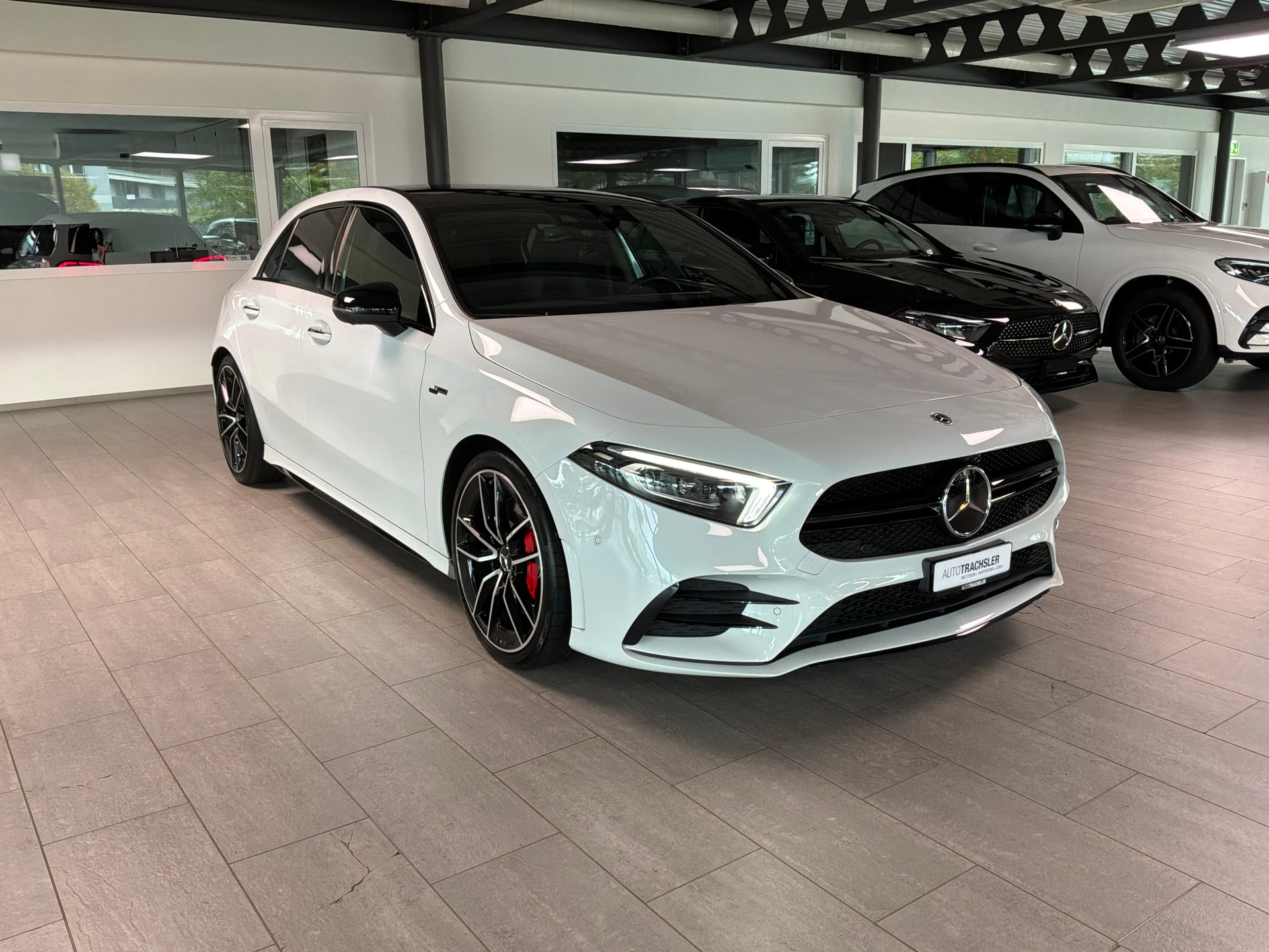 MERCEDES-BENZ A 35 AMG 4Matic Speedshift-image-2