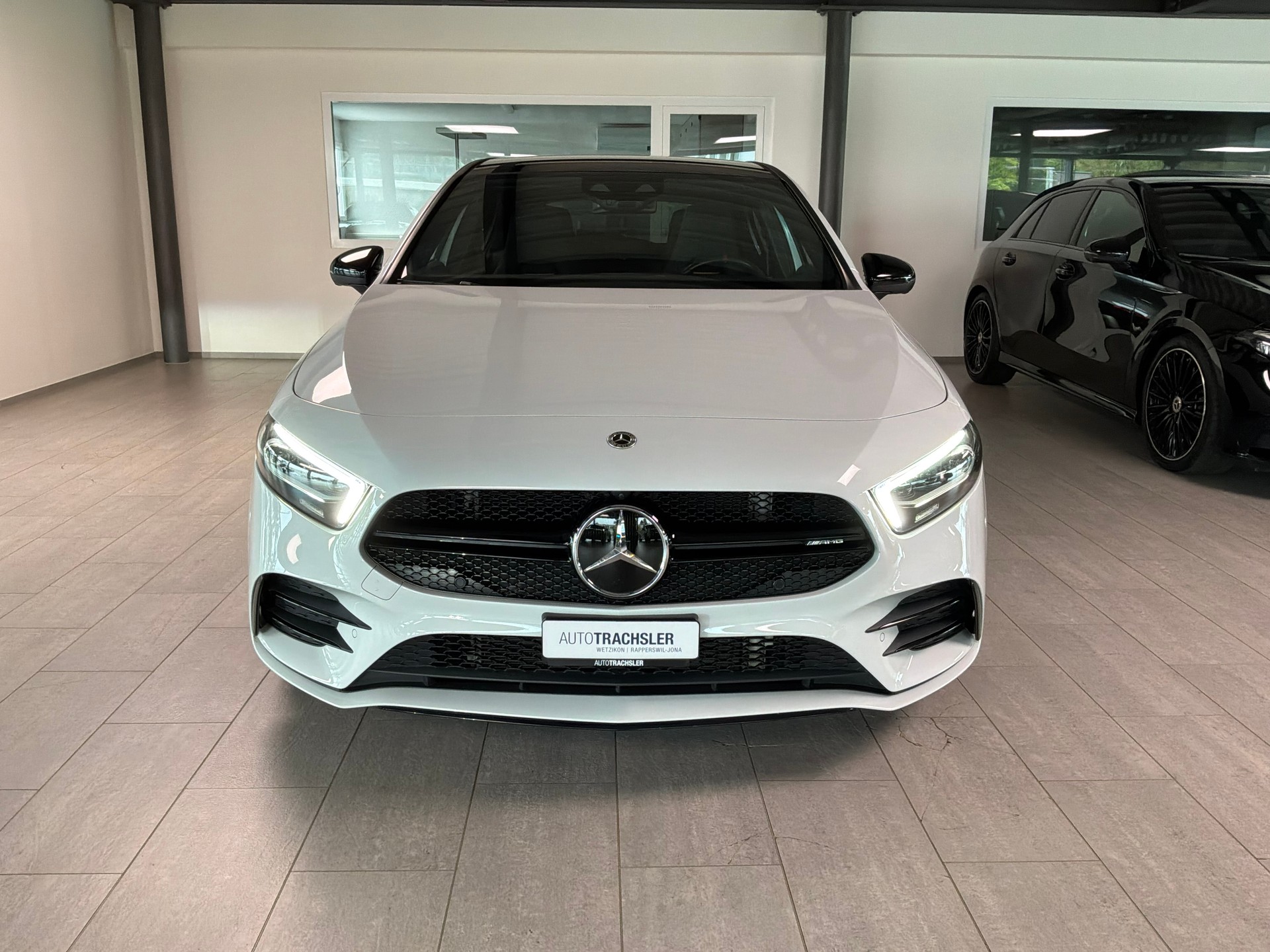 MERCEDES-BENZ A 35 AMG 4Matic Speedshift-image-1